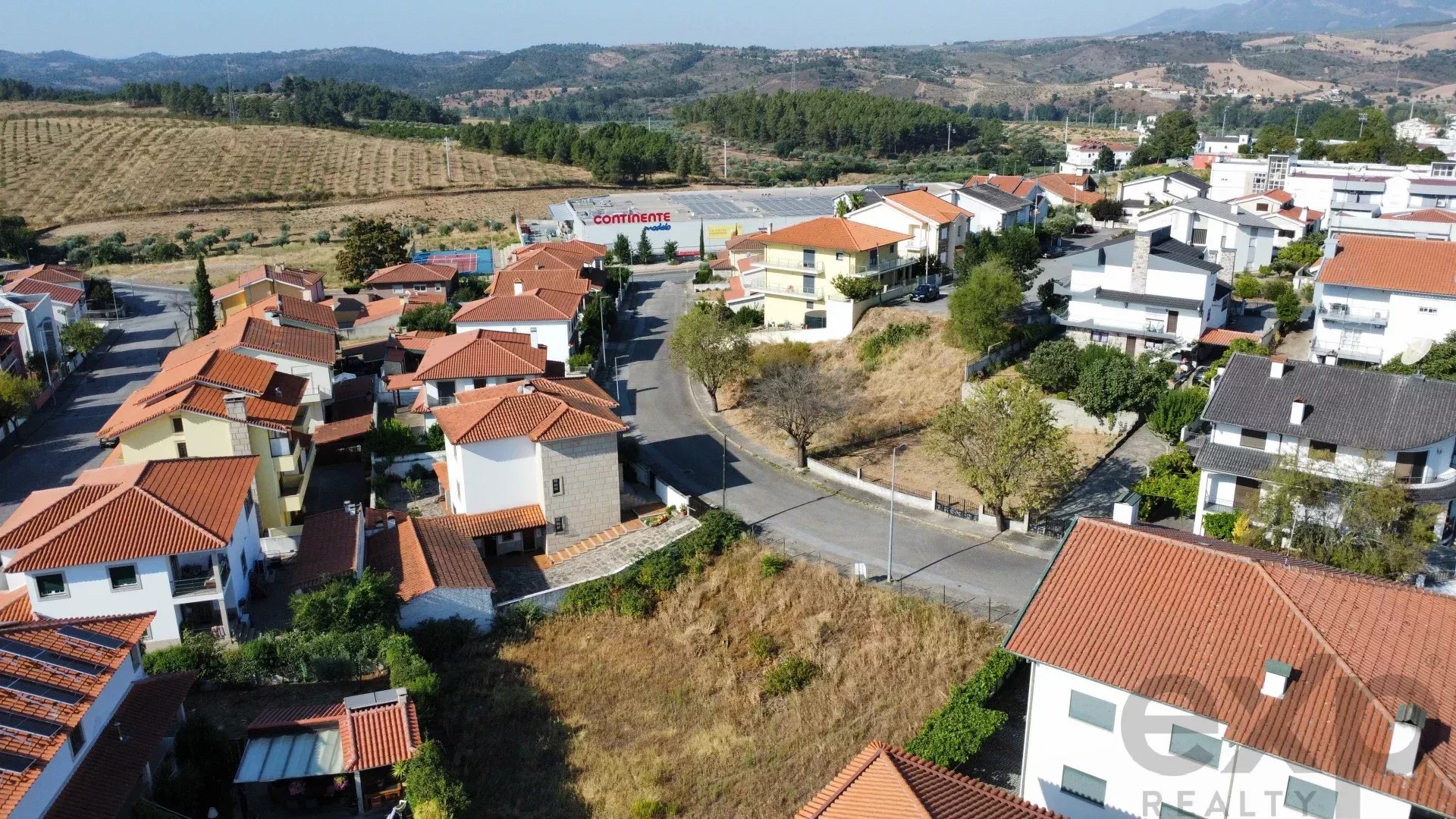 Terreno 670 m² em Mirandela: Oportunidade Única!