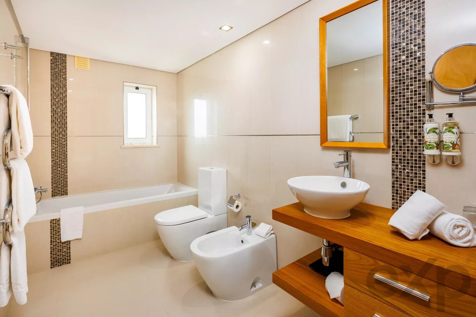 Modern 2‑bedroom duplex in Village Resort, Carvoeiro, Algarve 86188065 image 12