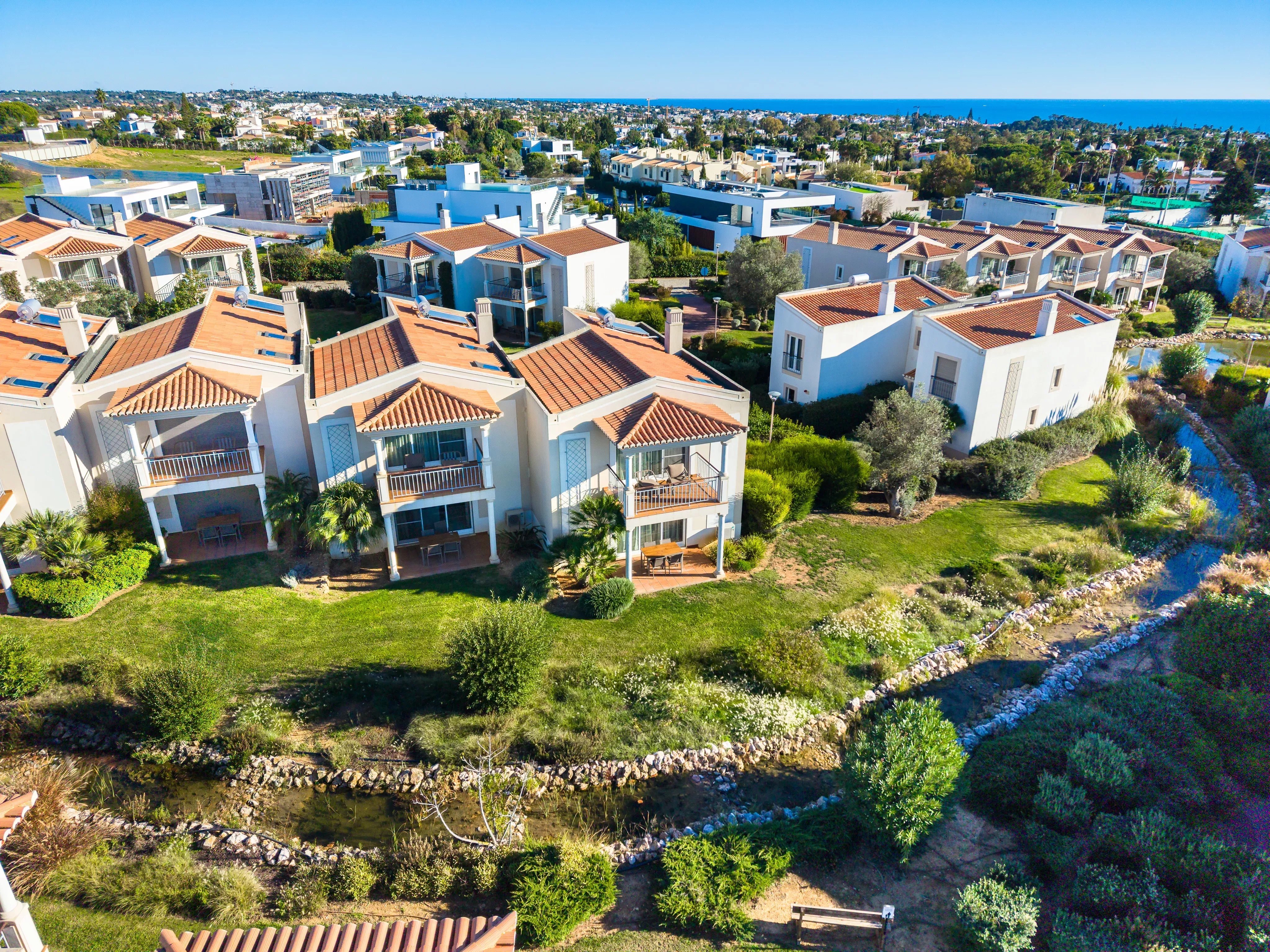 Modern 2‑bedroom duplex in Village Resort, Carvoeiro, Algarve 86188065 image 23