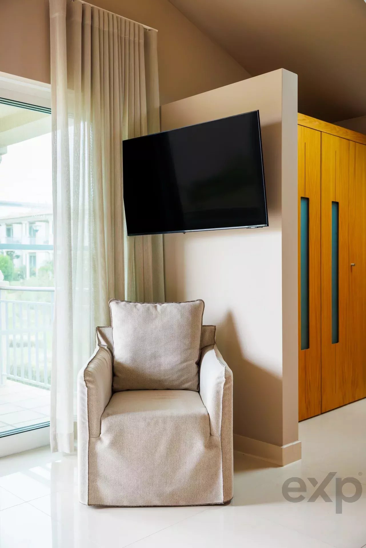 Modern 2‑bedroom duplex in Village Resort, Carvoeiro, Algarve 86188065 image 10