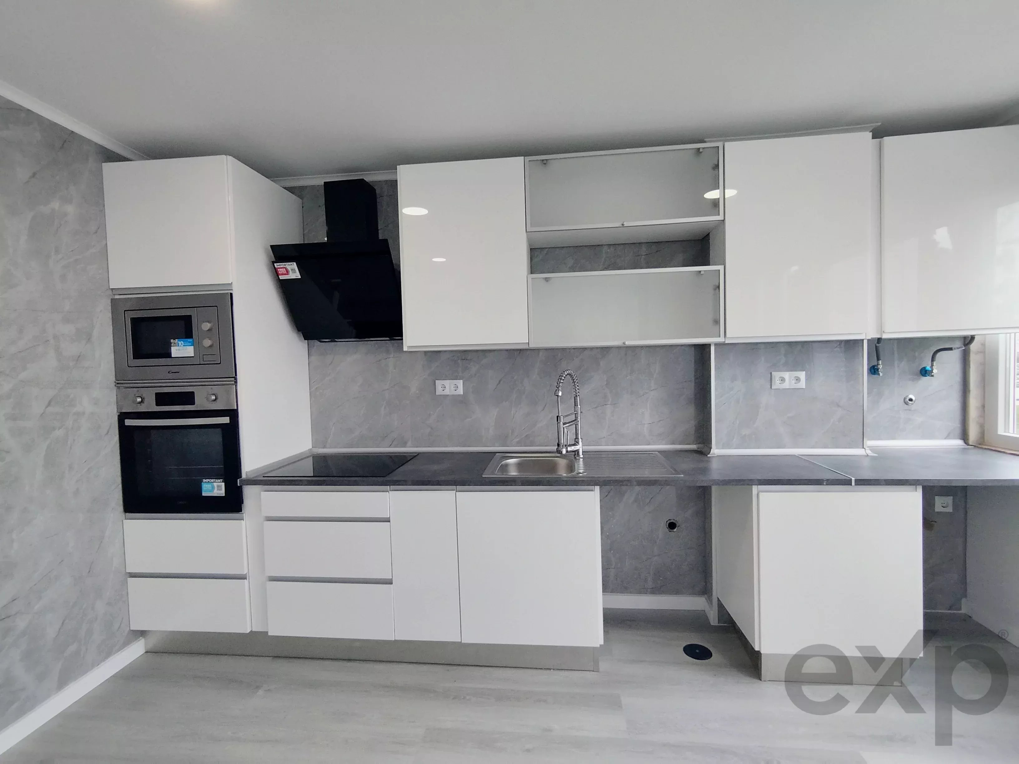 Completely renovated, central two‑bedroom apartment in Oeiras: Comfort, lift and premium location 86191632 image 24