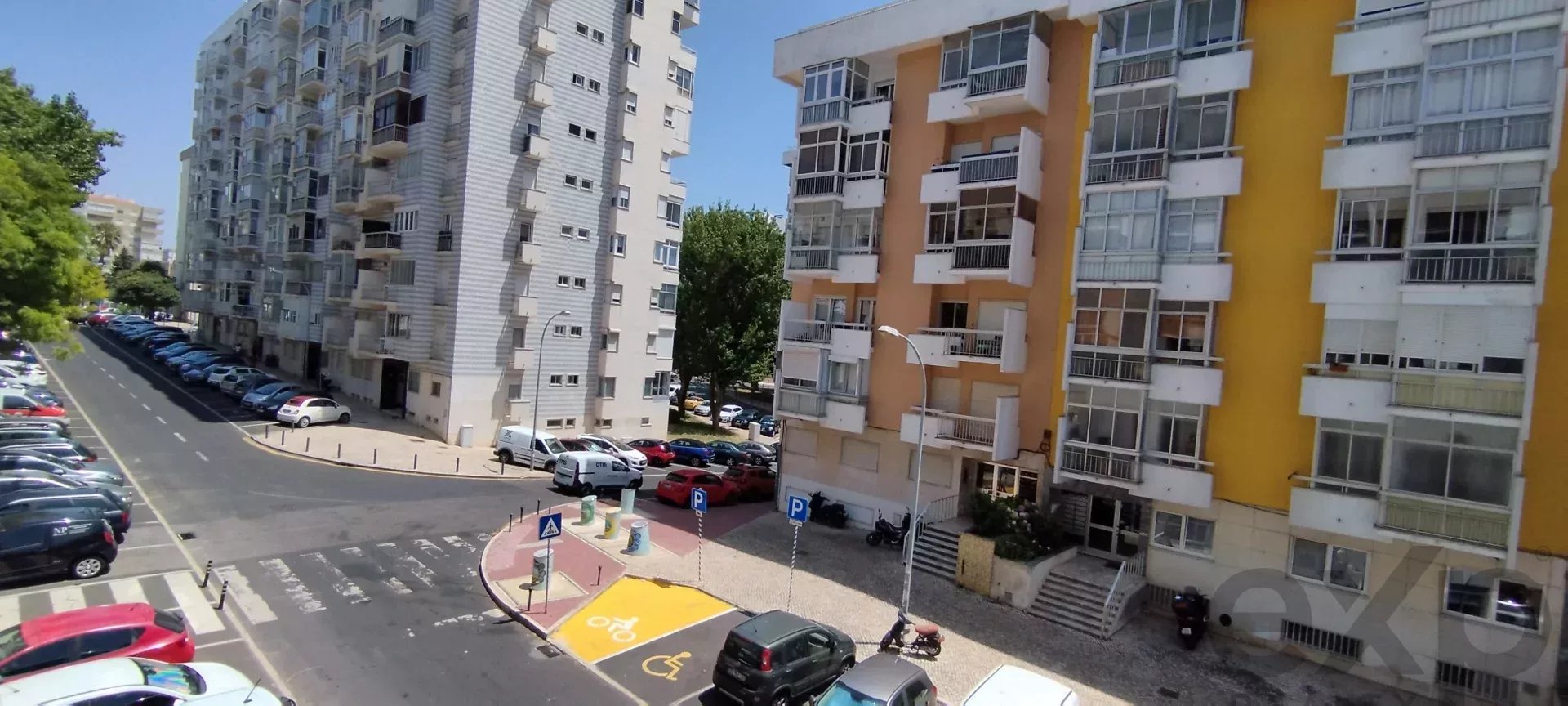 Completely renovated, central two‑bedroom apartment in Oeiras: Comfort, lift and premium location 86191632 image 35