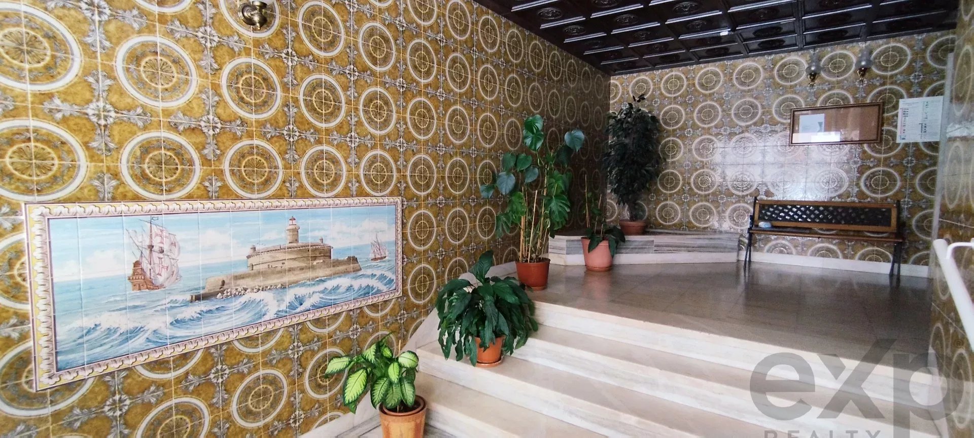 Completely renovated, central two‑bedroom apartment in Oeiras: Comfort, lift and premium location 86191632 image 32