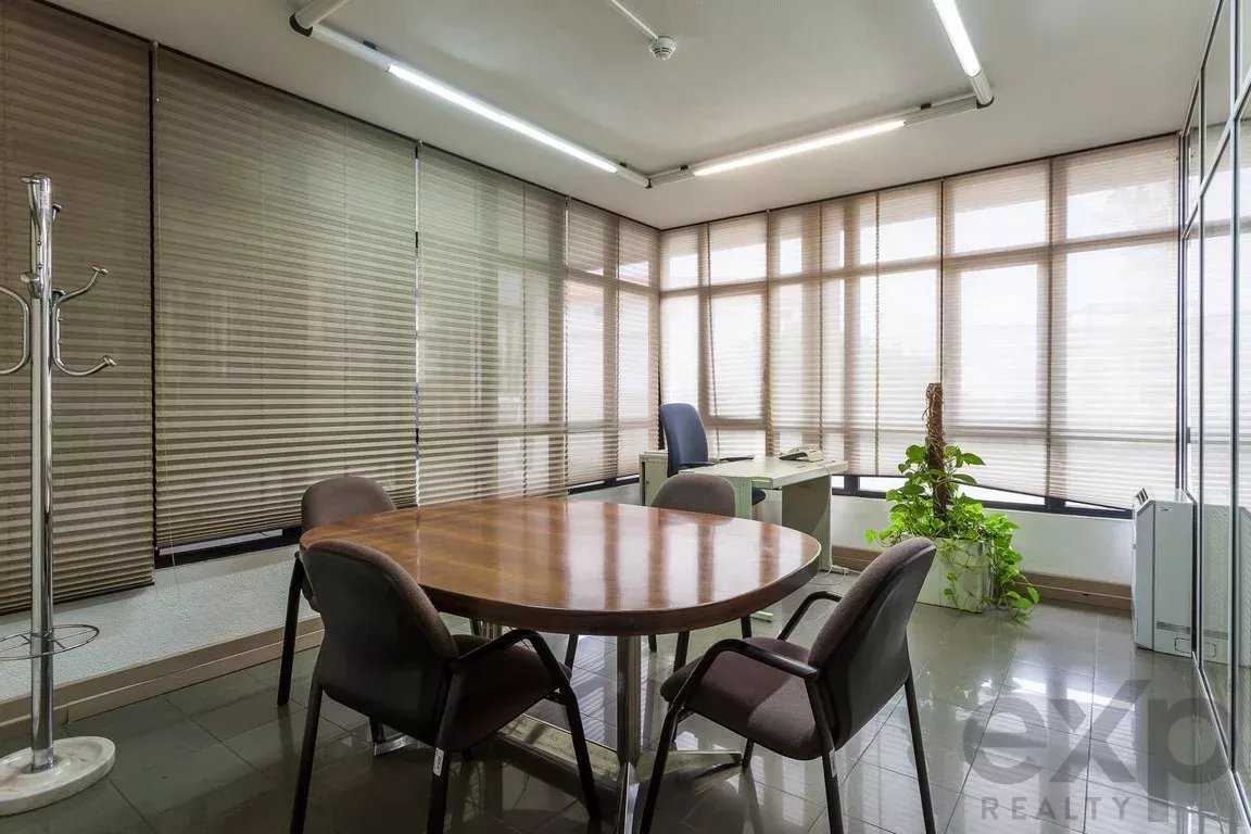 Infra-estrutura Completa, Funcionalidade e Localização - Escritório para Arrendamento em Perafita