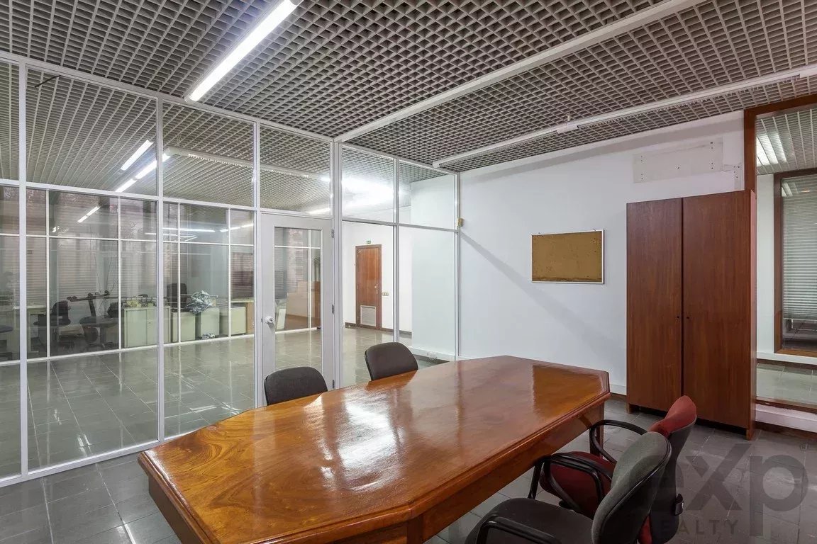 Infra-estrutura Completa, Funcionalidade e Localização - Escritório para Arrendamento em Perafita