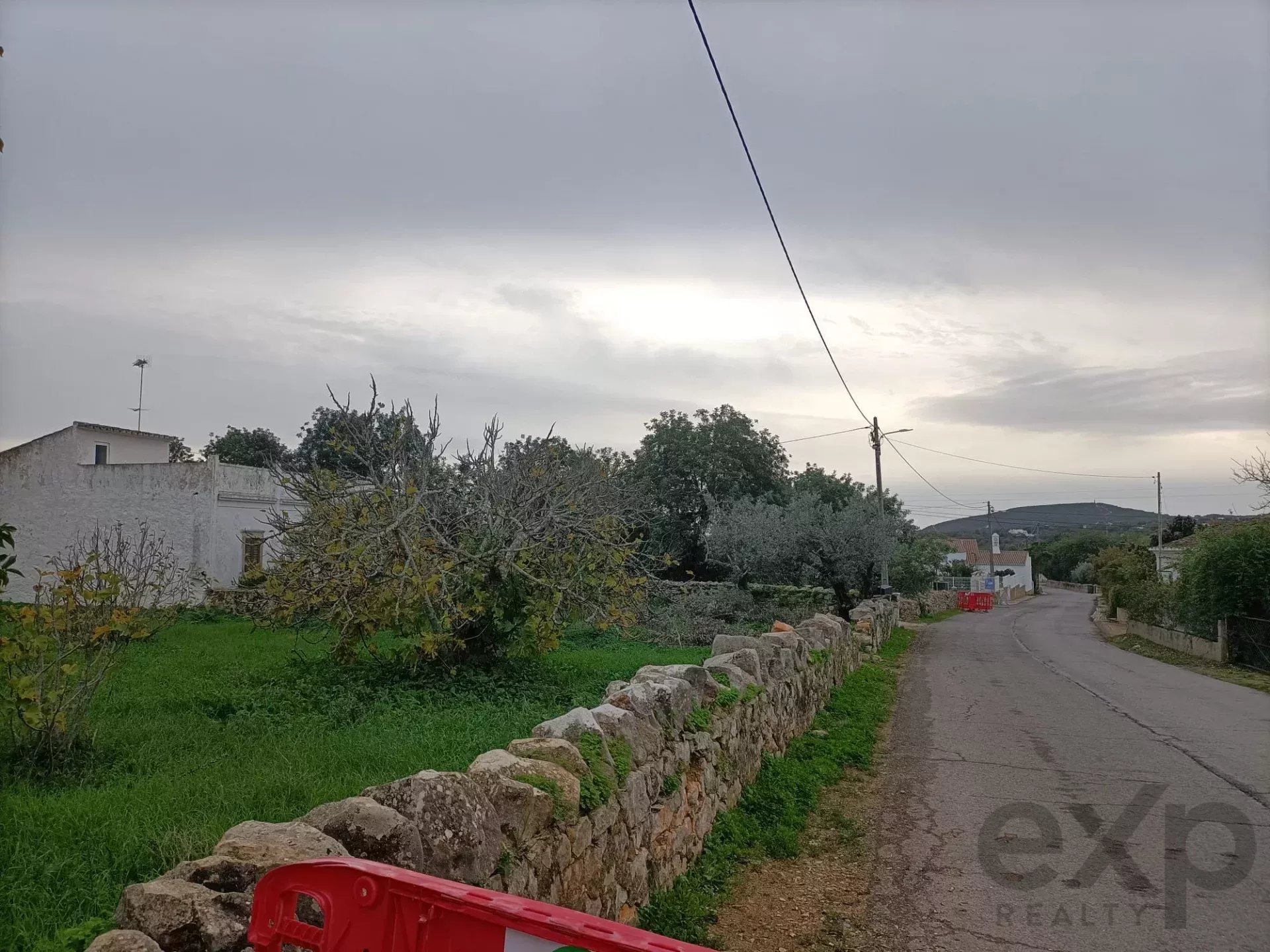 Terreno urbanizável em Bordeira, Santa Bárbara de Nexe