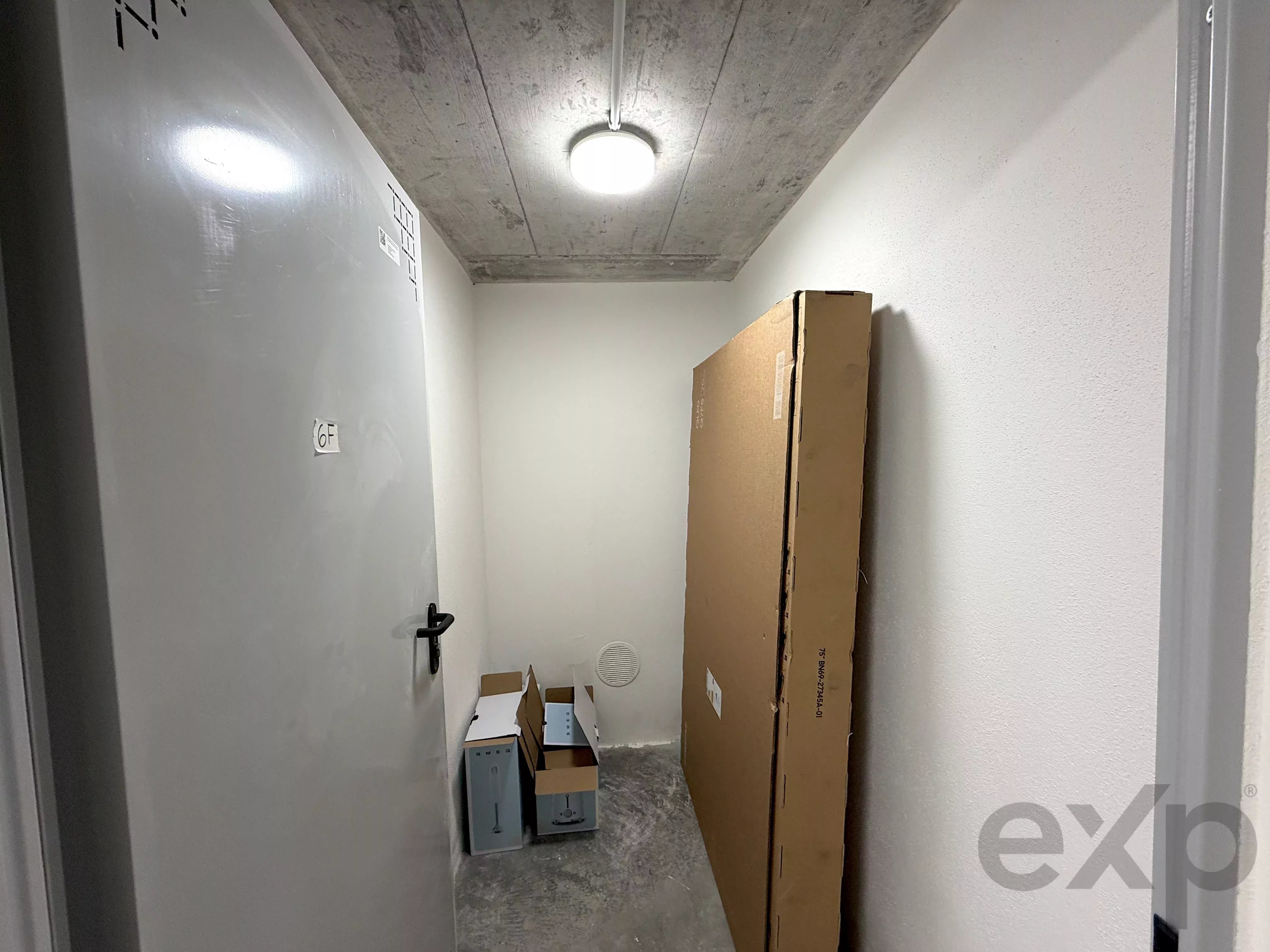 It is more than a simple T2 – it is a two‑bedroom flat featuring a balcony with scenic views, leisure amenities and an enhanced quality of life. 86351022 image 53