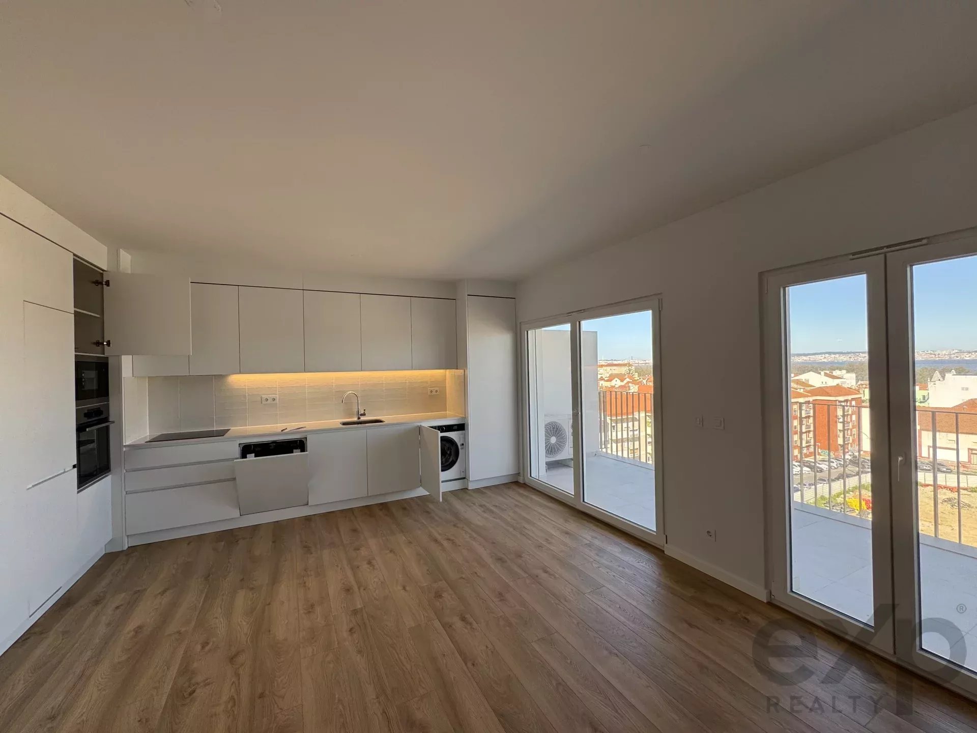 Não é apenas um T2, é um t2 com varanda com vista, lazer e qualidade de vida.
