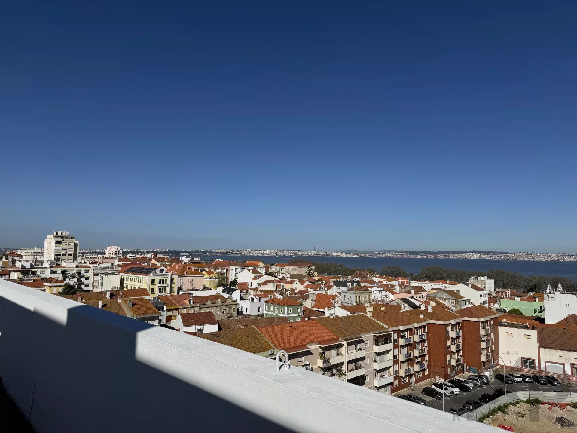 It is more than a simple T2 – it is a two‑bedroom flat featuring a balcony with scenic views, leisure amenities and an enhanced quality of life. 86351022 image 8