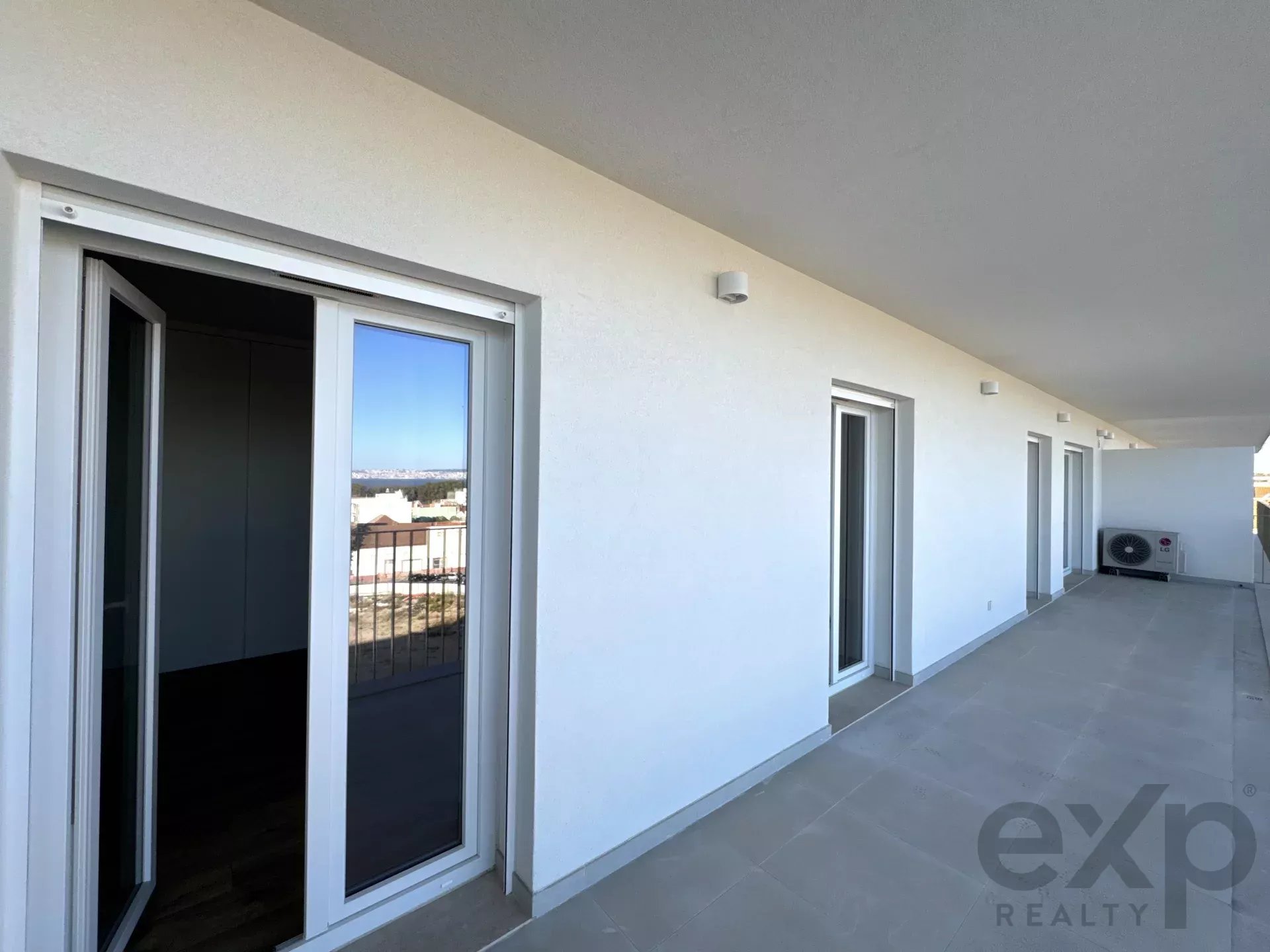 It is more than a simple T2 – it is a two‑bedroom flat featuring a balcony with scenic views, leisure amenities and an enhanced quality of life. 86351022 image 24