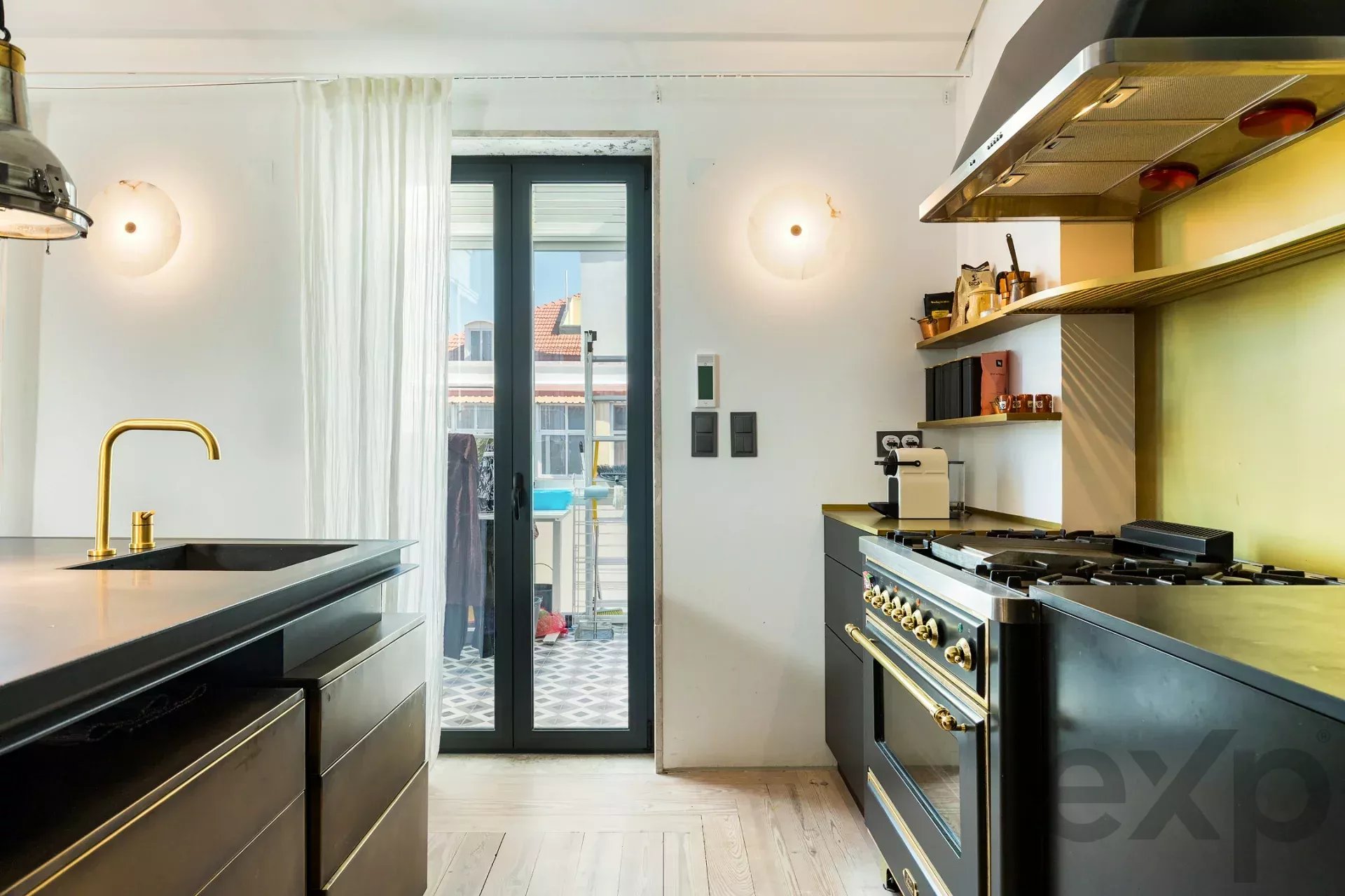 Campo de Ourique, two‑bedroom apartment with terrace and shared pool in the building 86358798 image 11