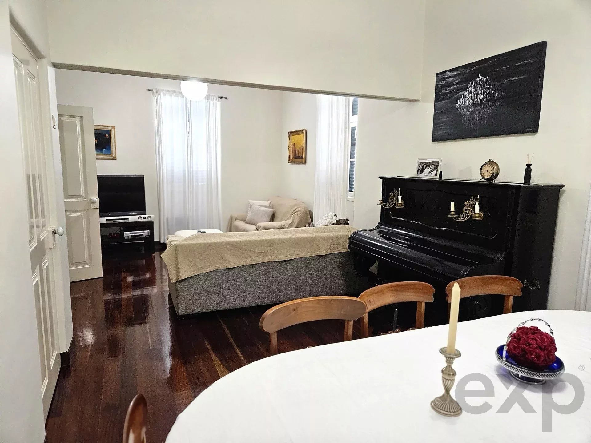🏠 Moradia no Funchal com vista e localização prime!