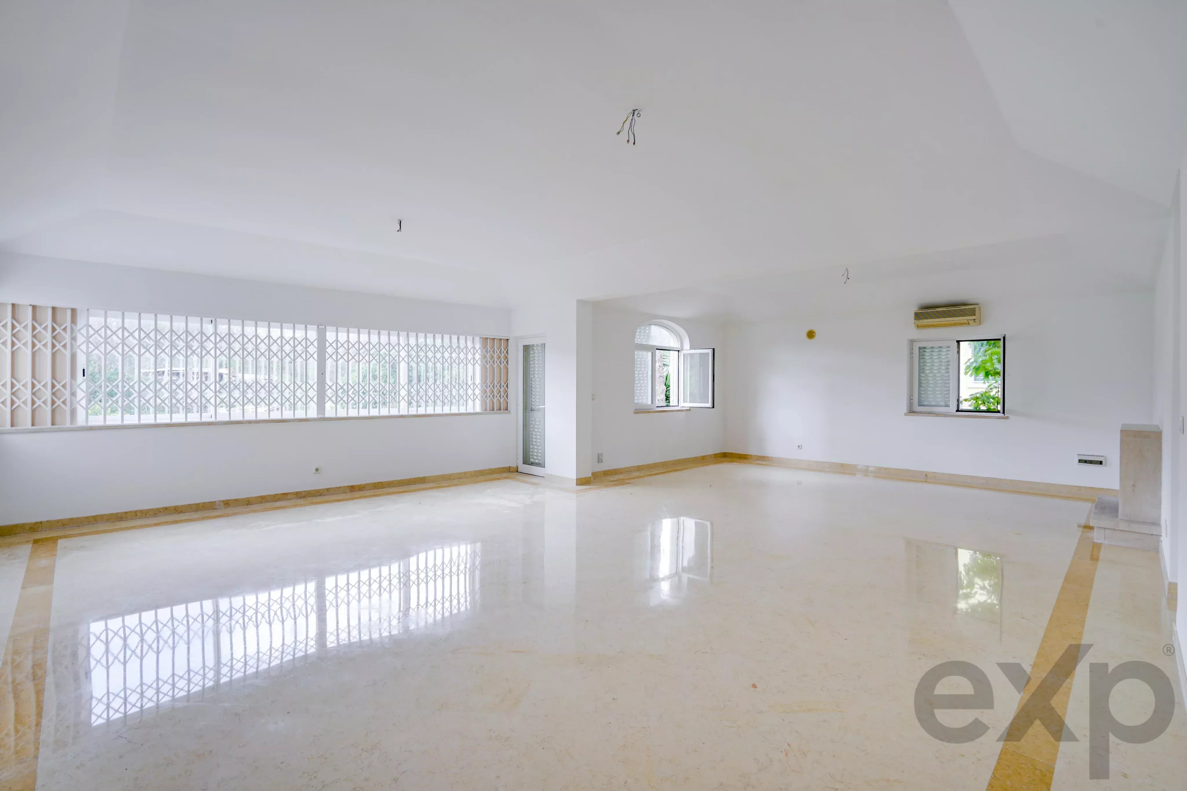 OPPORTUNITY OF THE MONTH: SPACIOUS RESIDENCE AT AN OUTSTANDING PRICE. 86364147 image 9