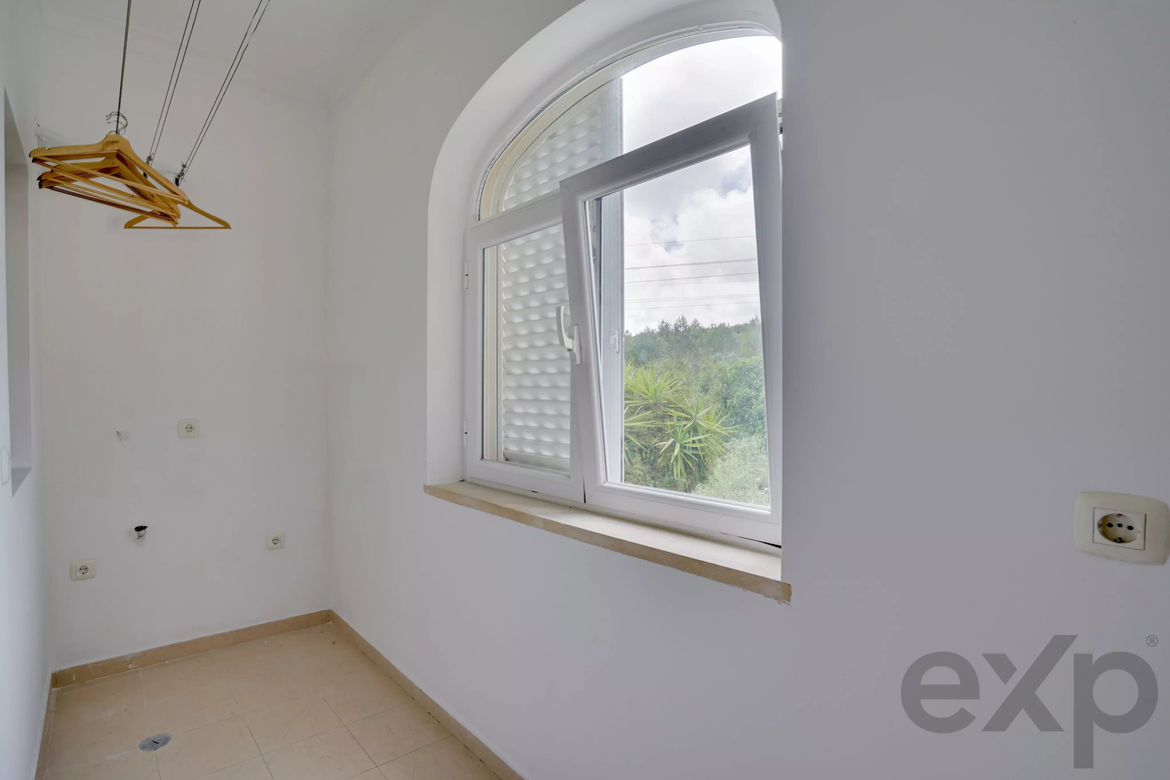 OPPORTUNITY OF THE MONTH: SPACIOUS RESIDENCE AT AN OUTSTANDING PRICE. 86364147 image 14