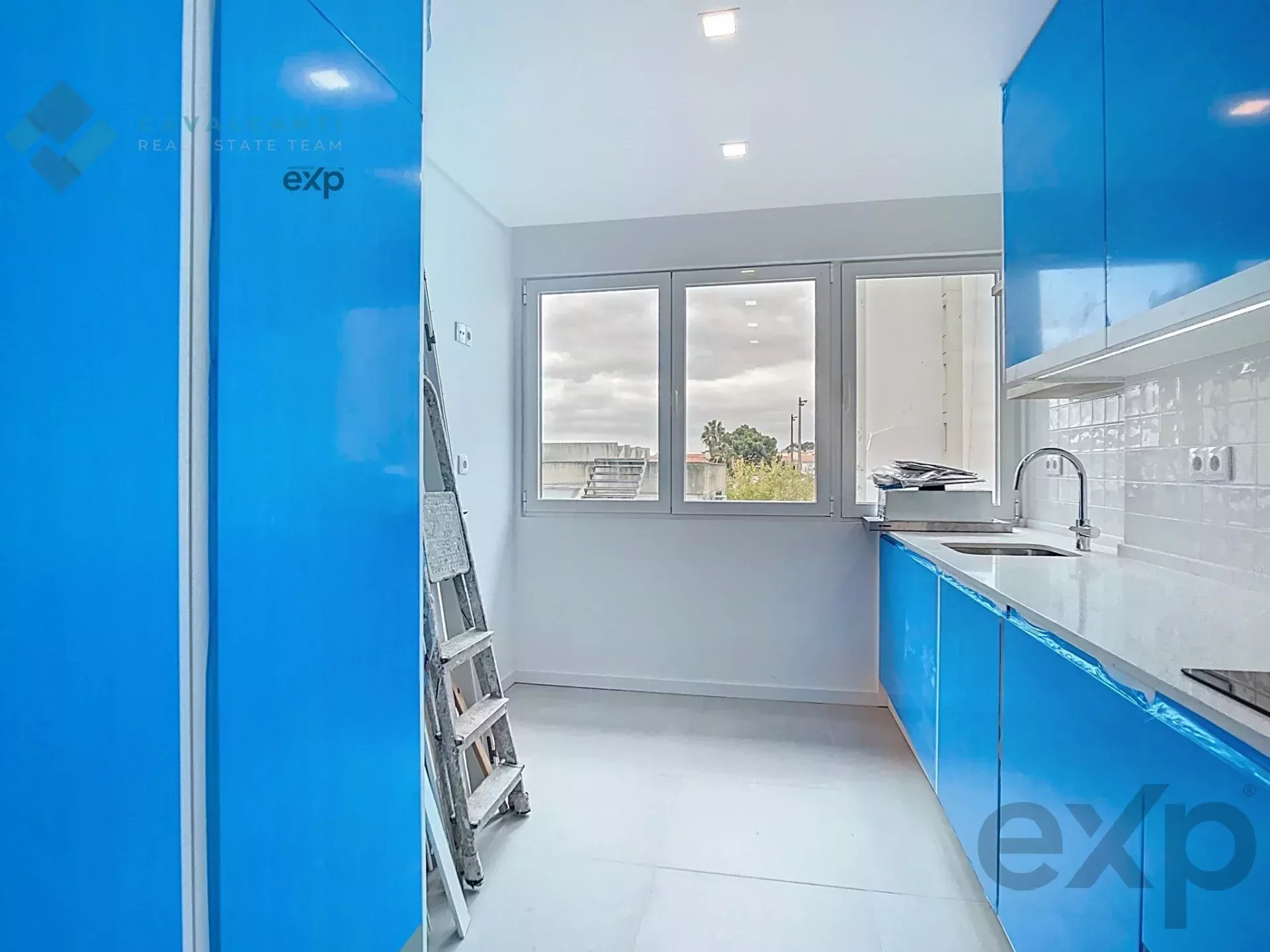 Apartment T4 in the Towers of Alfragide, Ready to Move In 86367300 image 27