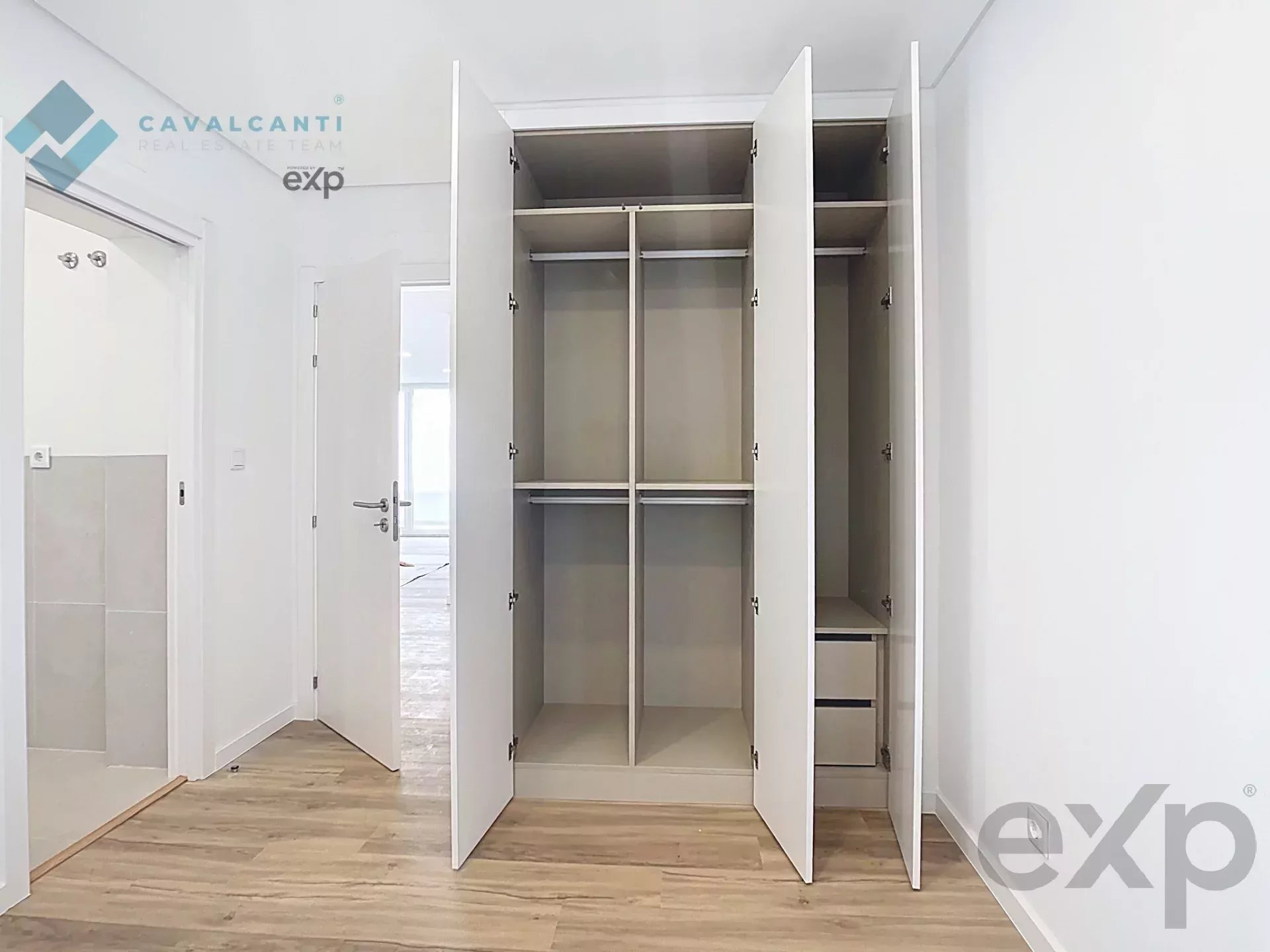 Apartment T4 in the Towers of Alfragide, Ready to Move In 86367300 image 11