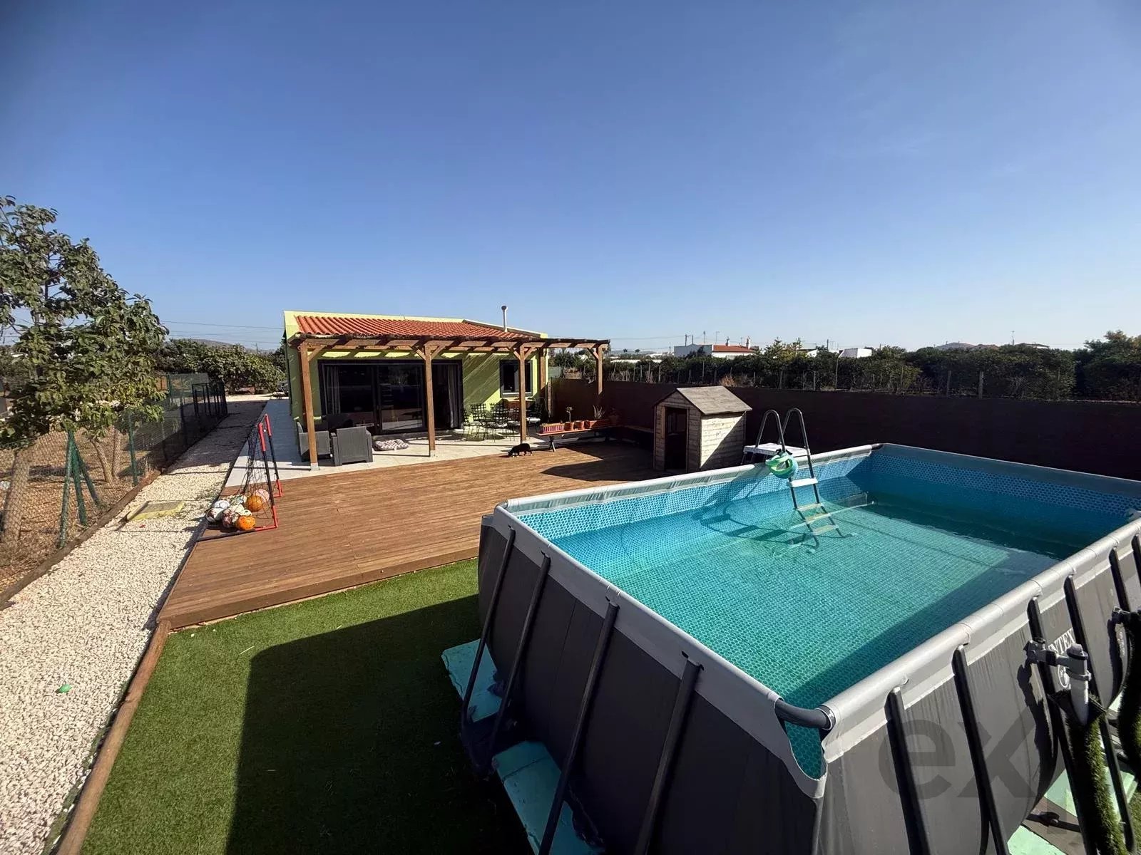 Villa no Algarve, renovada em 2023. 4 q, 2 c de banho, 108 m² em terr. de 1.100 m². Ampliação até 300 m². Jardim virado a sul, piscina, perto do Aeroporto de Faro. Ideal para Airbnb ou família. 86370650 image 18