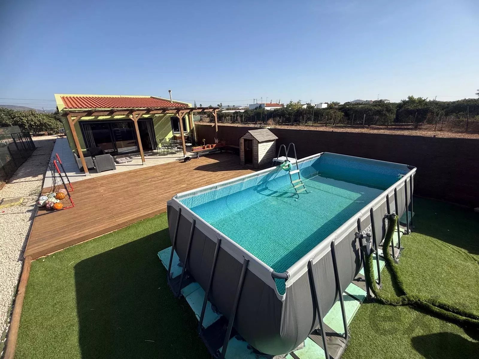 Villa no Algarve, renovada em 2023. 4 q, 2 c de banho, 108 m² em terr. de 1.100 m². Ampliação até 300 m². Jardim virado a sul, piscina, perto do Aeroporto de Faro. Ideal para Airbnb ou família. 86370650 image 19
