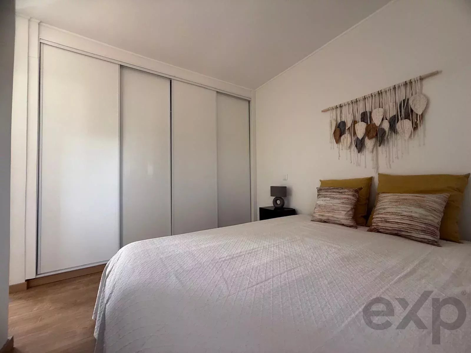Villa no Algarve, renovada em 2023. 4 q, 2 c de banho, 108 m² em terr. de 1.100 m². Ampliação até 300 m². Jardim virado a sul, piscina, perto do Aeroporto de Faro. Ideal para Airbnb ou família. 86370650 image 10