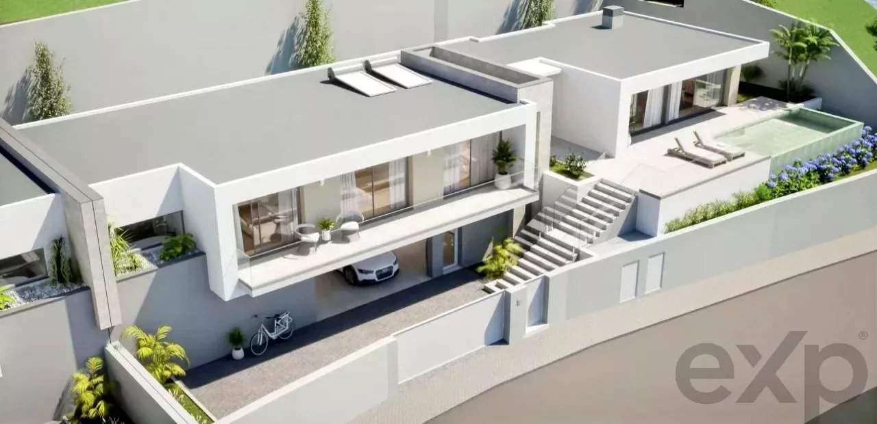Luxuosa Moradia com Piscinano Arco da Calheta