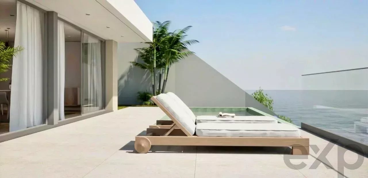 Luxuosa Moradia com Piscinano Arco da Calheta