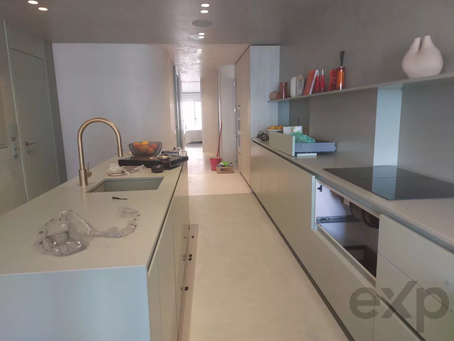 Apartamento exclusivo, na frente do mar — Quarteira