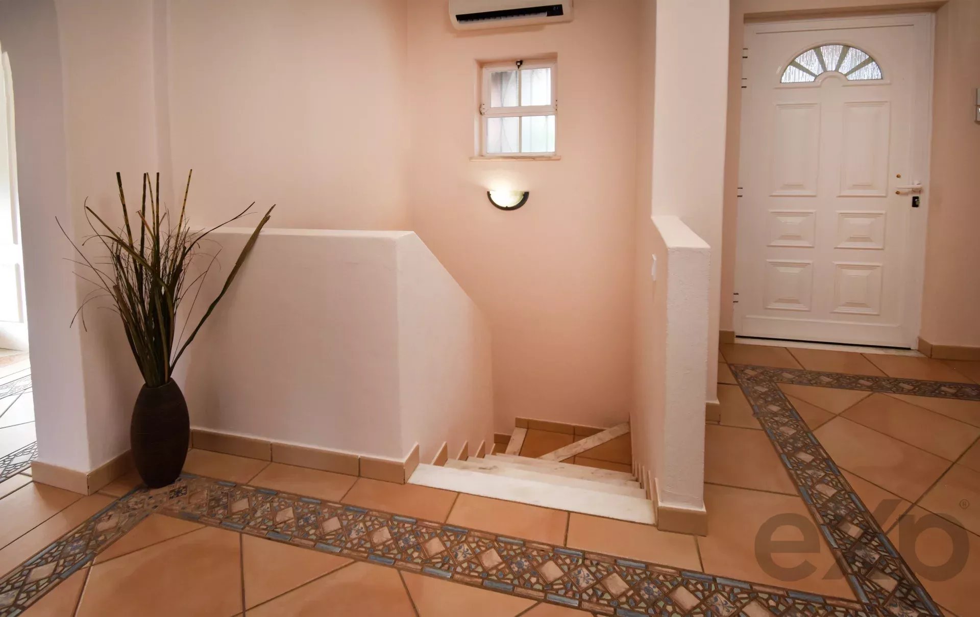Three‑bedroom house, includes a one‑bedroom annex, swimming pool and garage 86405935 image 42