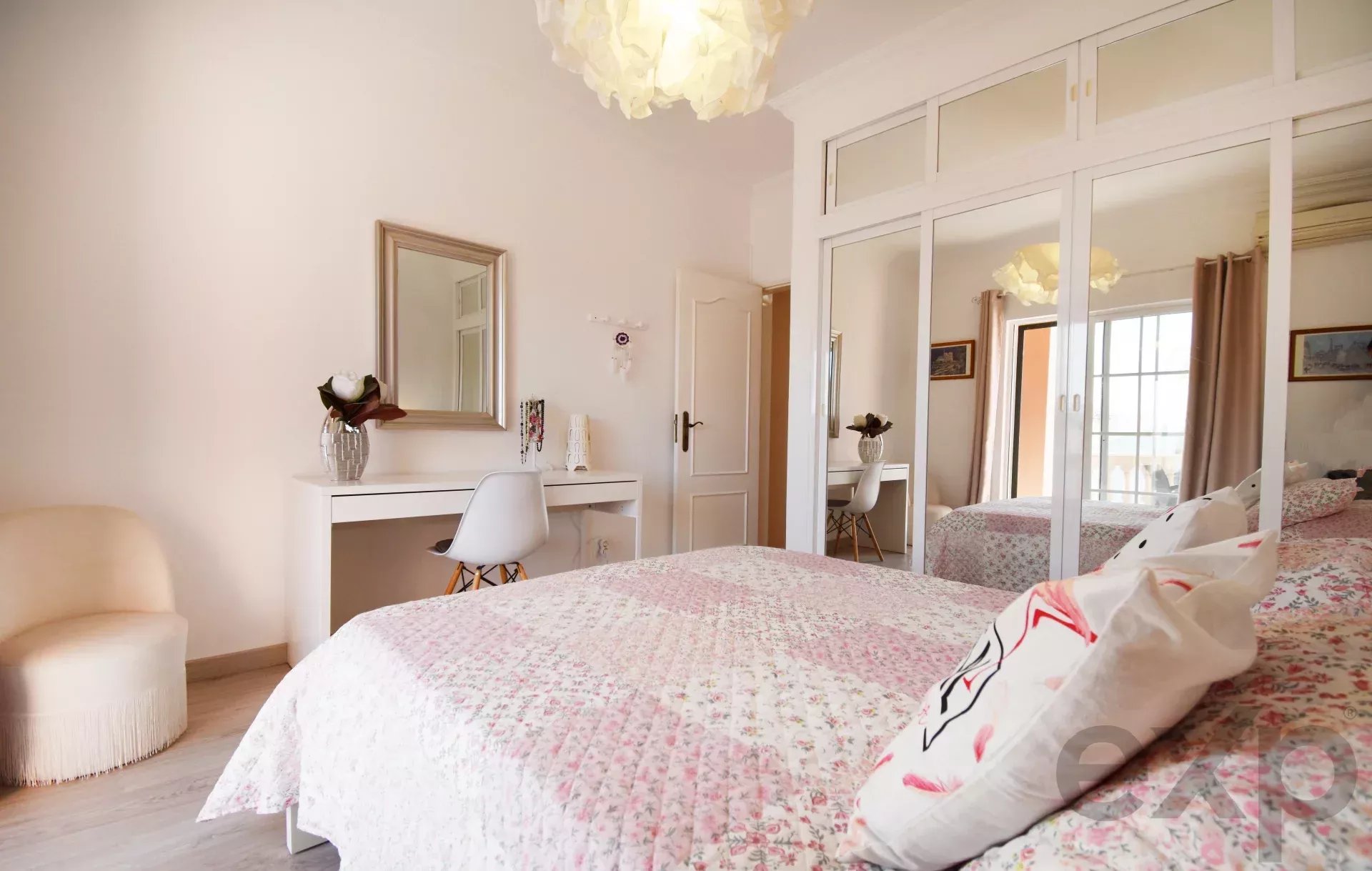 Three‑bedroom house, includes a one‑bedroom annex, swimming pool and garage 86405935 image 21