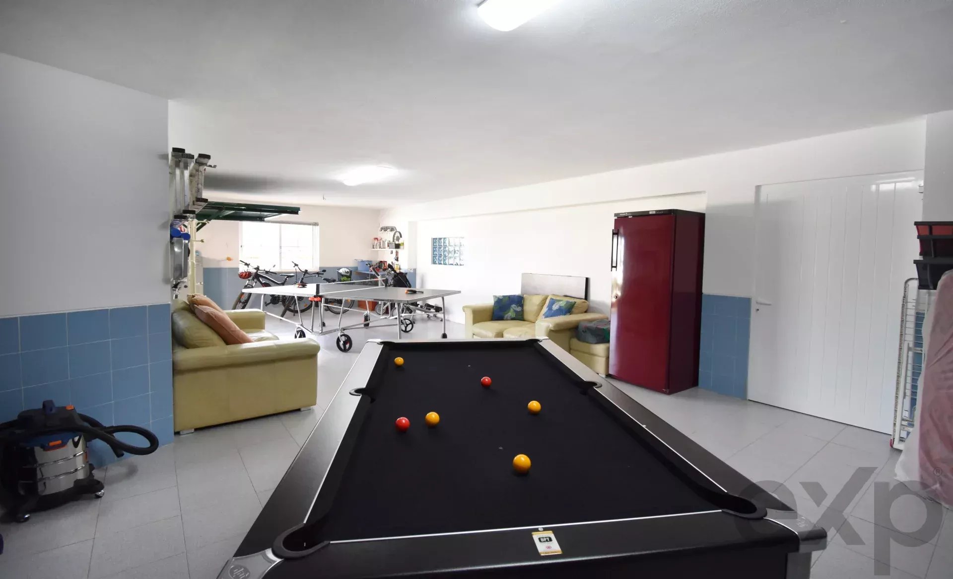 Three‑bedroom house, includes a one‑bedroom annex, swimming pool and garage 86405935 image 58