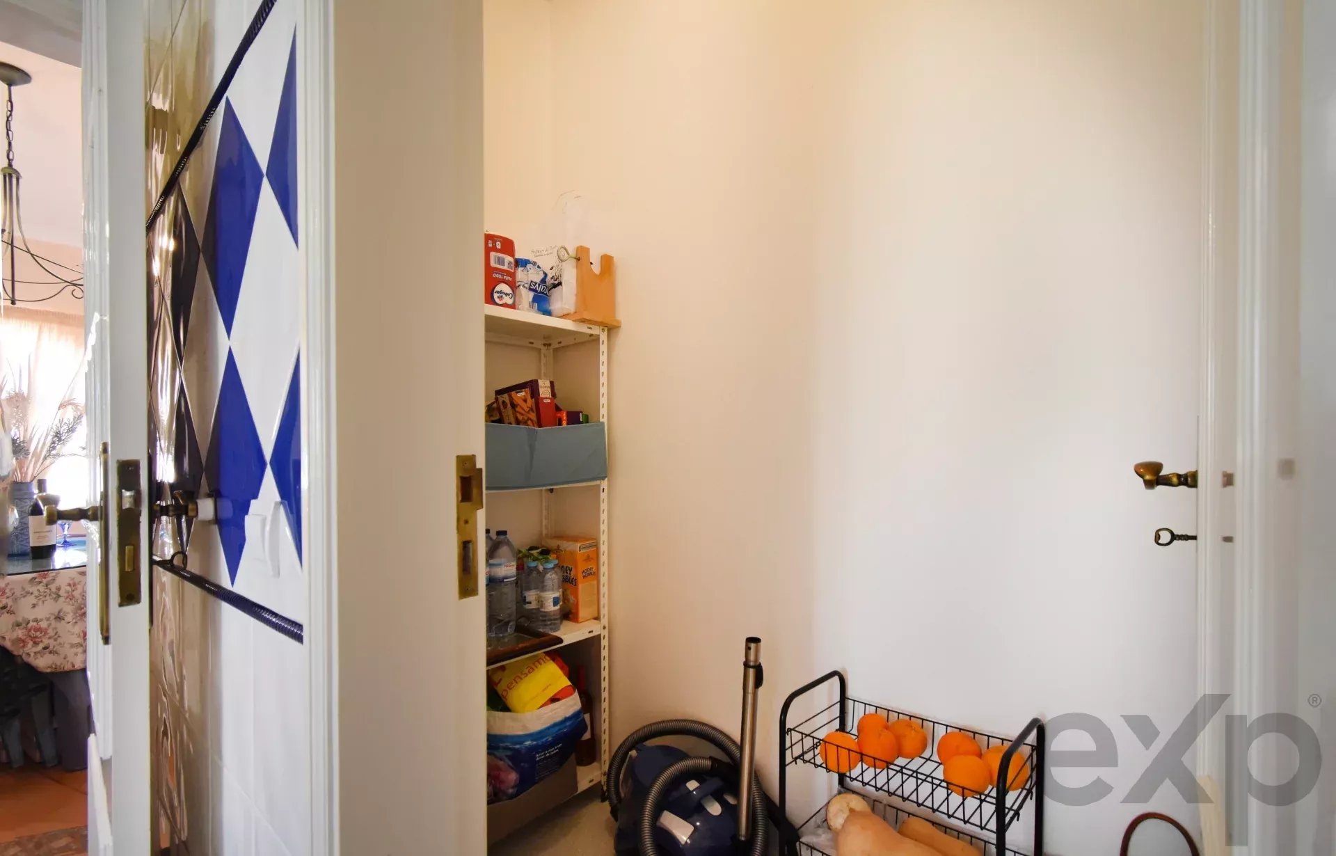 Three‑bedroom house, includes a one‑bedroom annex, swimming pool and garage 86405935 image 13