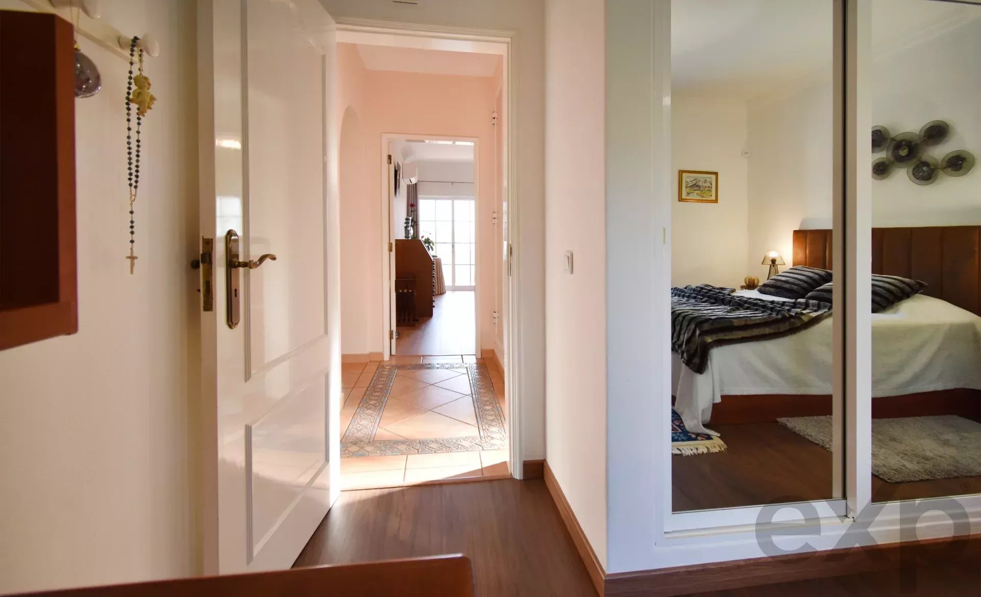 Three‑bedroom house, includes a one‑bedroom annex, swimming pool and garage 86405935 image 40