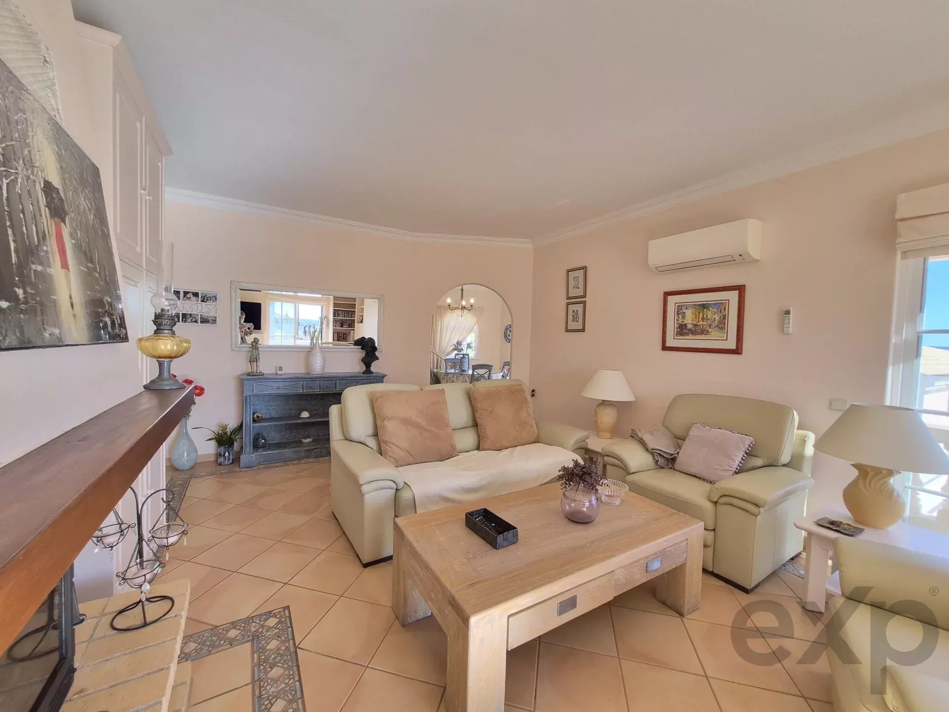 Three‑bedroom house, includes a one‑bedroom annex, swimming pool and garage 86405935 image 7
