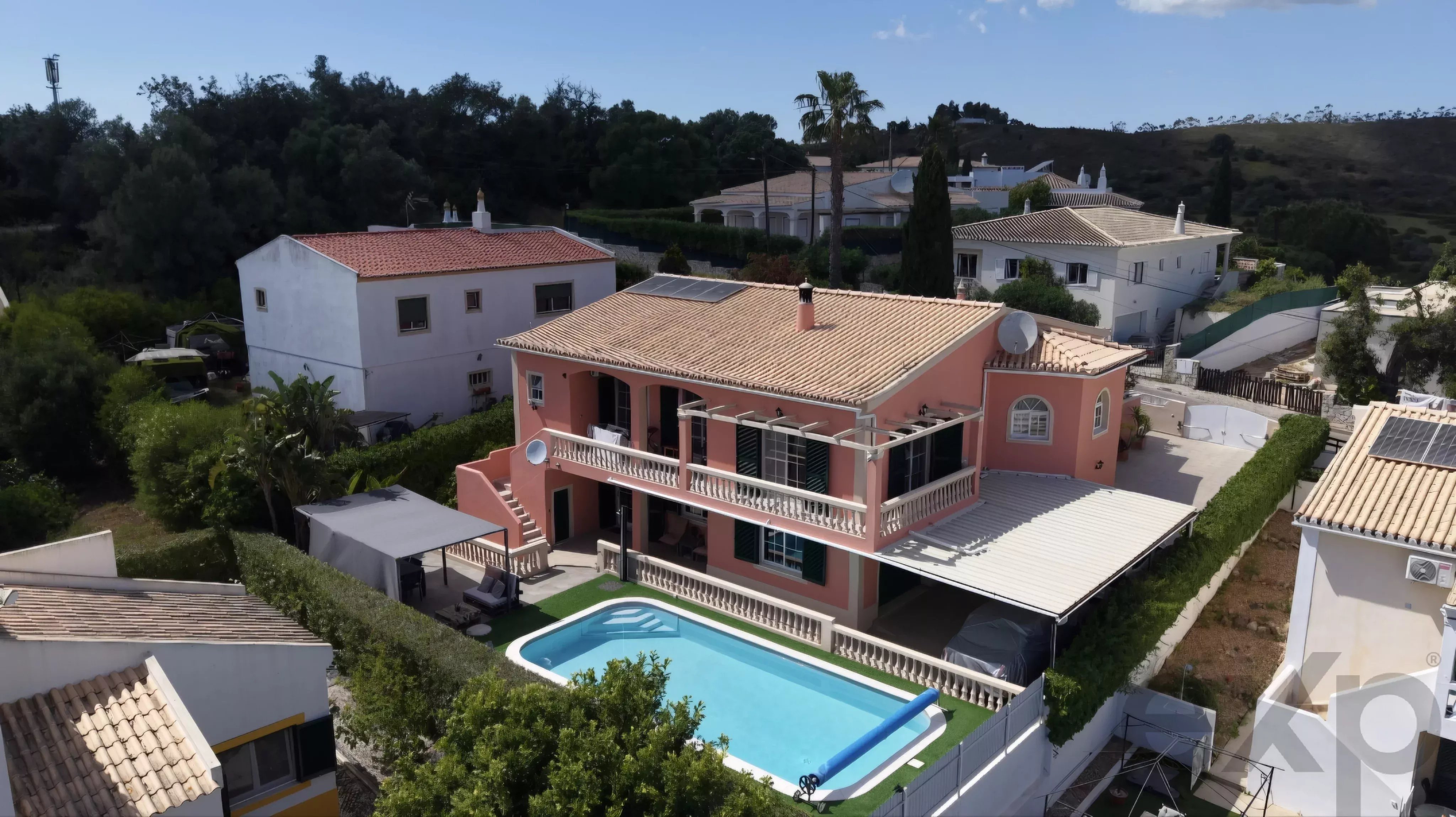 Three‑bedroom house, includes a one‑bedroom annex, swimming pool and garage 86405935 image 66