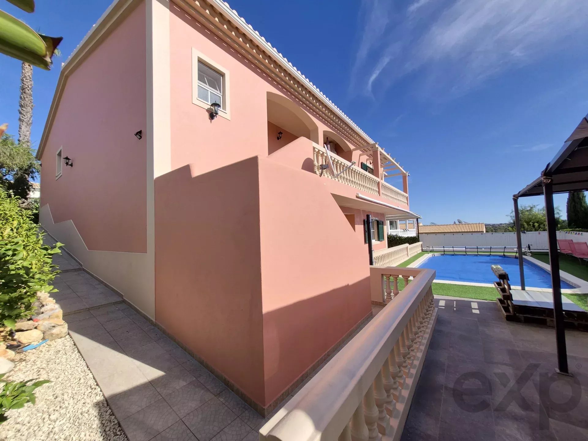 Three‑bedroom house, includes a one‑bedroom annex, swimming pool and garage 86405935 image 63