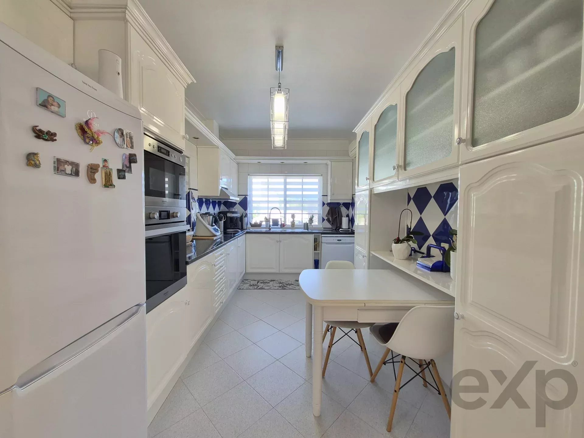 Three‑bedroom house, includes a one‑bedroom annex, swimming pool and garage 86405935 image 11