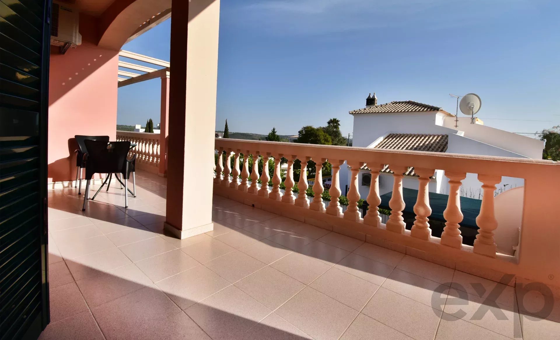 Three‑bedroom house, includes a one‑bedroom annex, swimming pool and garage 86405935 image 25