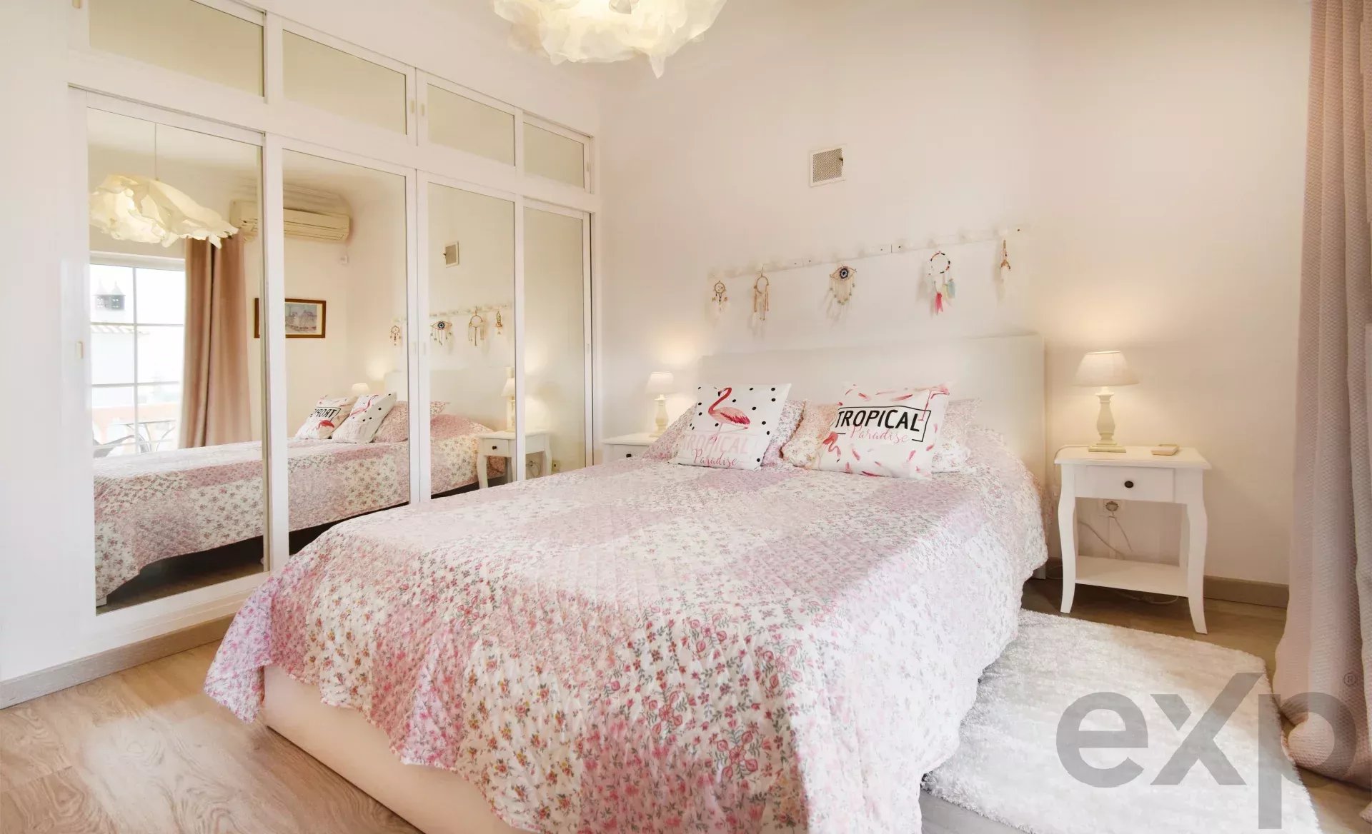 Three‑bedroom house, includes a one‑bedroom annex, swimming pool and garage 86405935 image 19