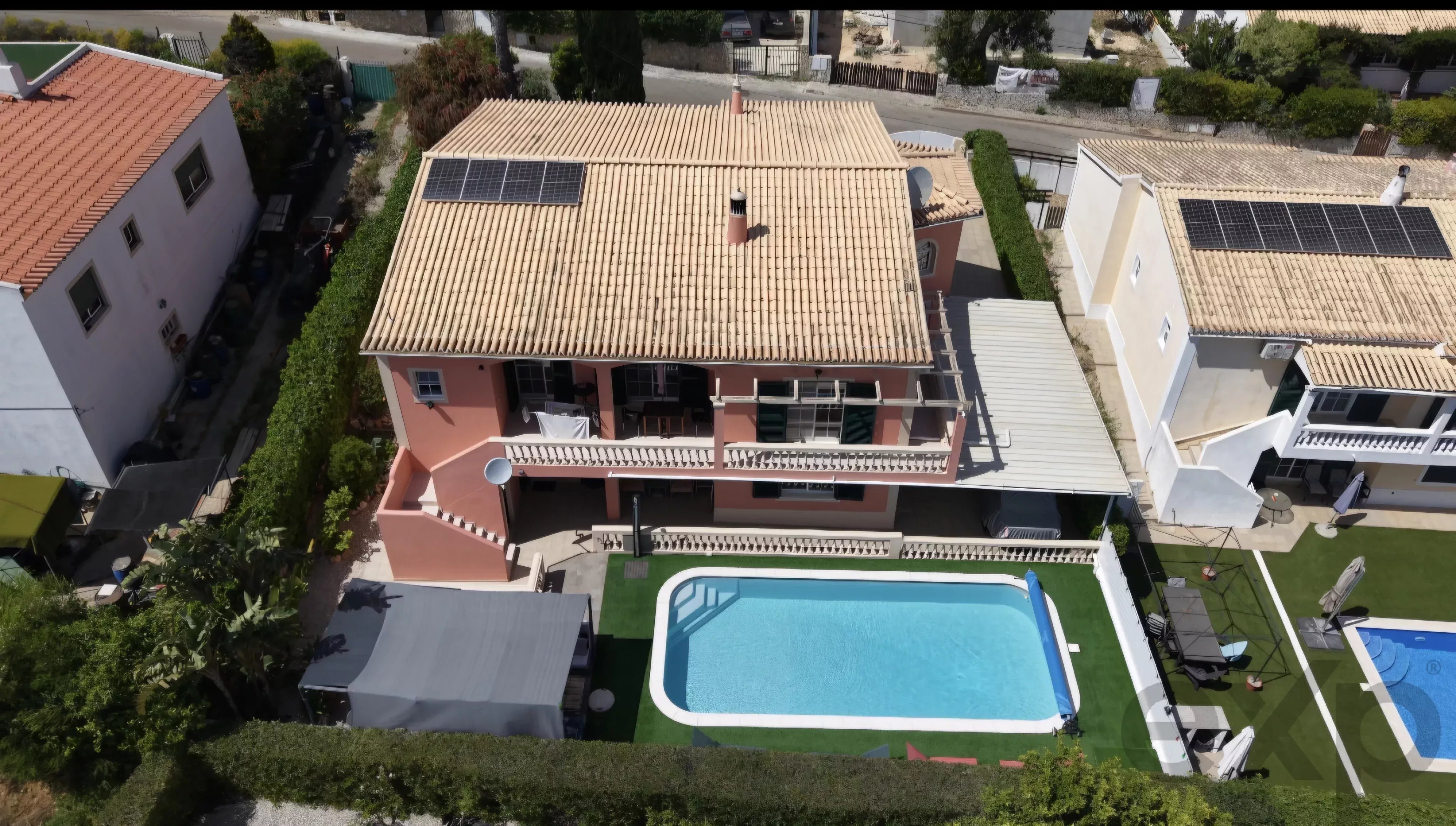 Three‑bedroom house, includes a one‑bedroom annex, swimming pool and garage 86405935 image 68