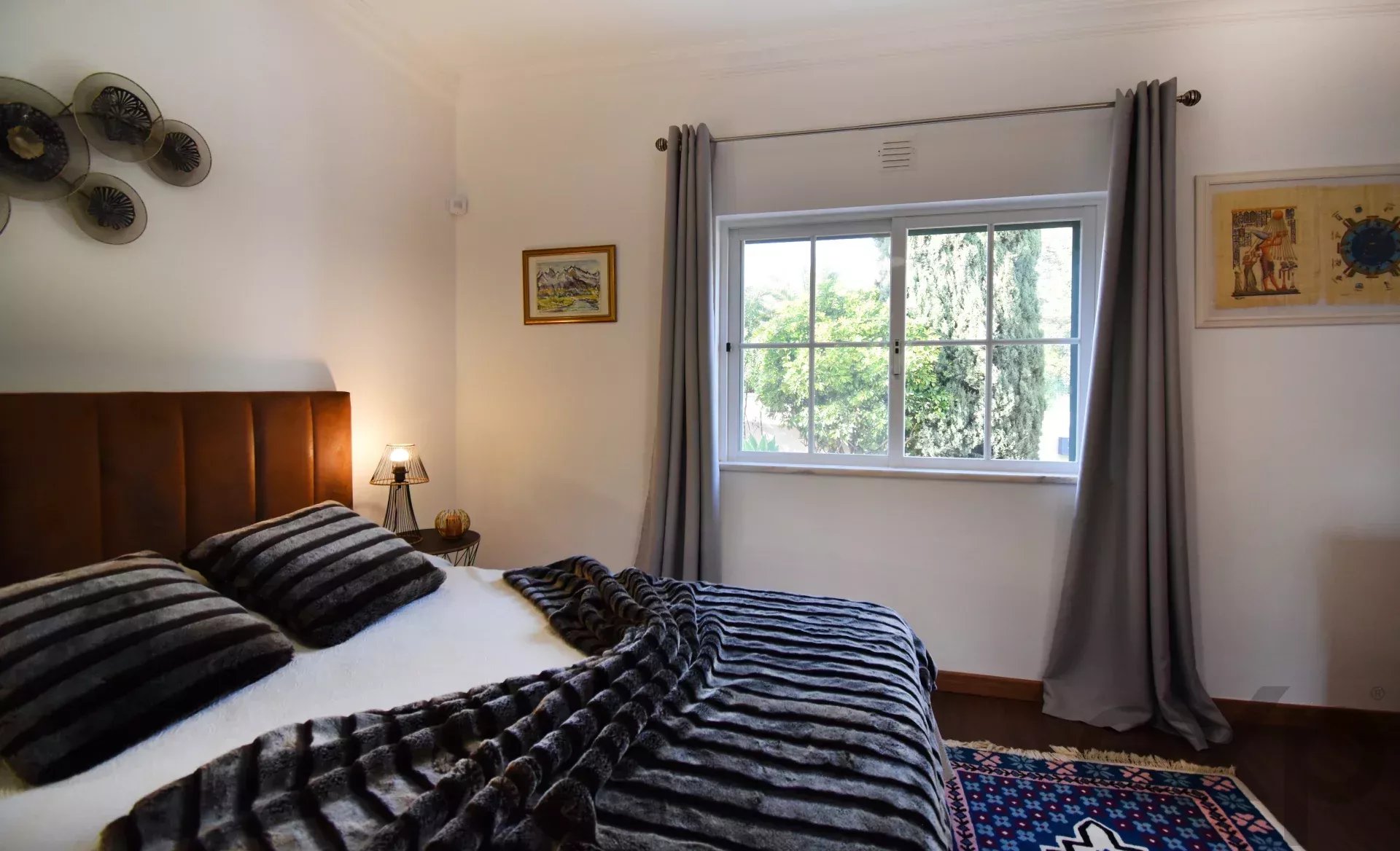 Three‑bedroom house, includes a one‑bedroom annex, swimming pool and garage 86405935 image 39