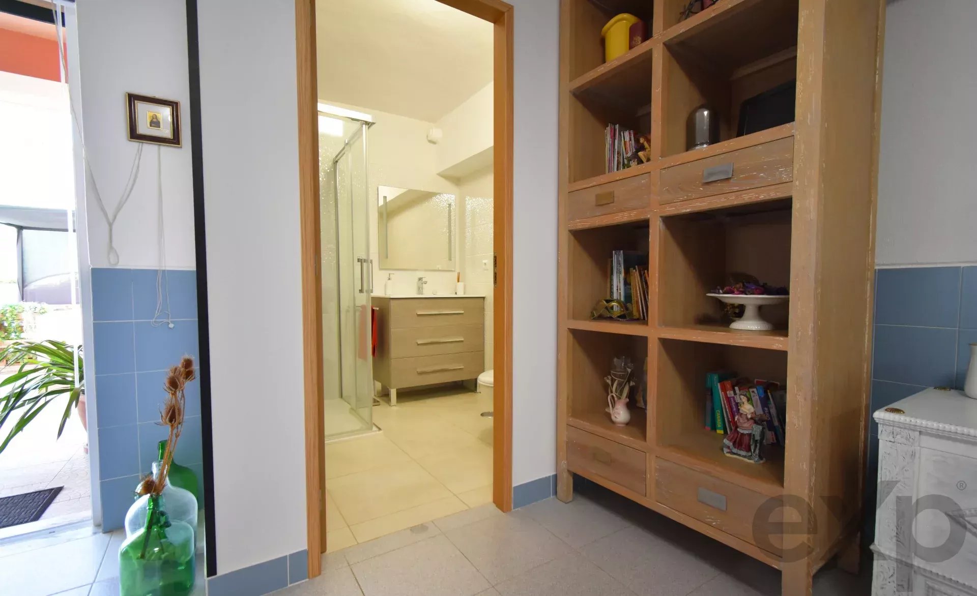Three‑bedroom house, includes a one‑bedroom annex, swimming pool and garage 86405935 image 51