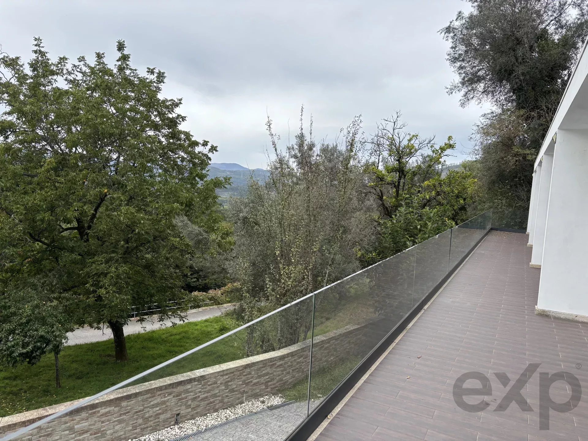 Moradia V5 com Piscina Privada na Montanha – Um Refúgio, Um Investimento patrimonial para um novo Estilo de Vida!