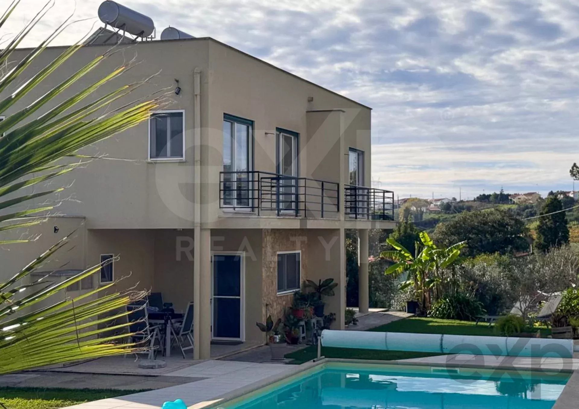 Propriedade excecional com 2 casas + Estúdio com piscina e vista deslumbrante em Aljubarrota
