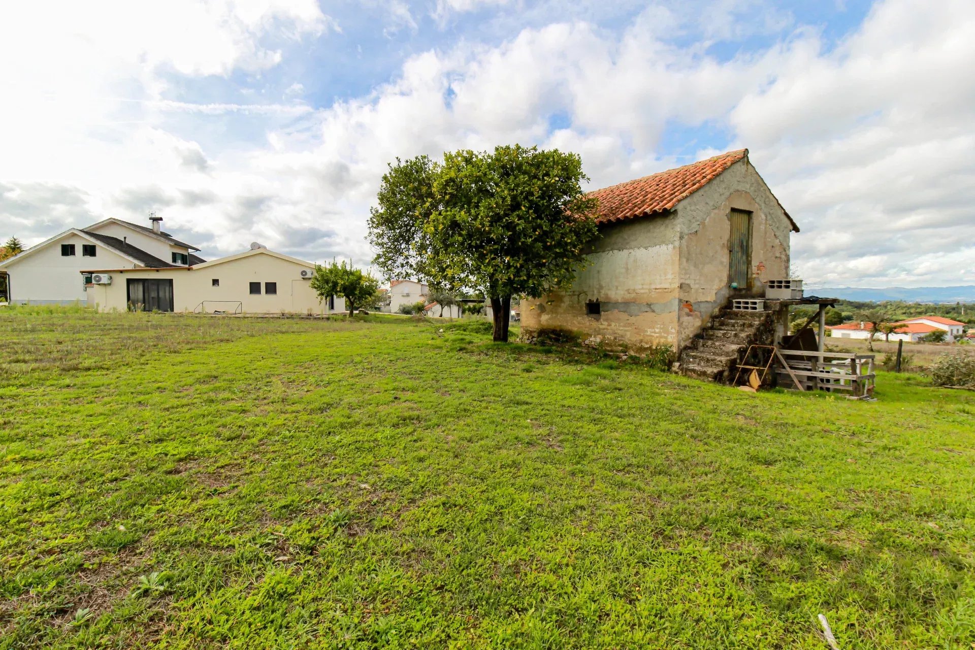 Quinta Residencial com Charme Rural, Anexos Independentes e Vista de Montanha