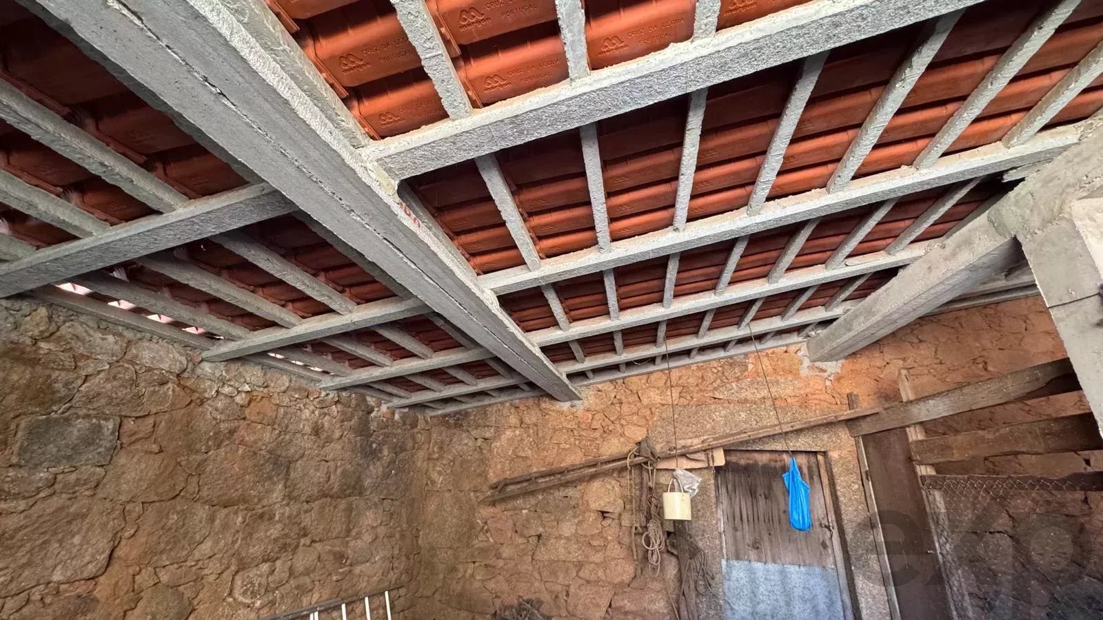 Casa de campo para restaurar – 123 m² em Aranhas