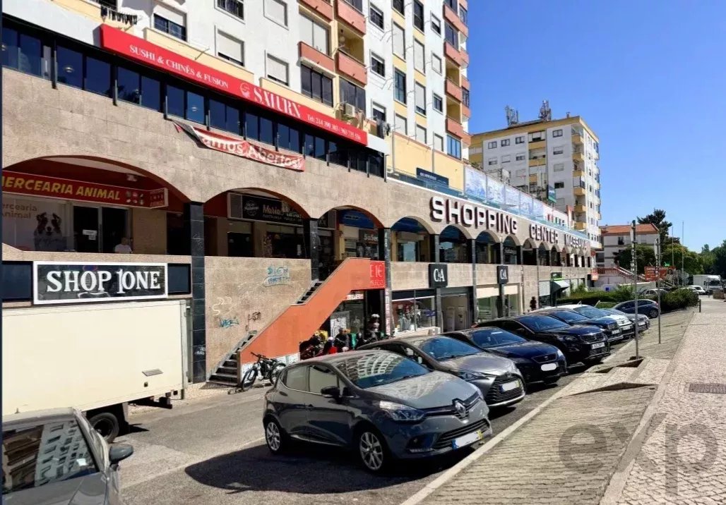 Loja - Centro comercial Massamá