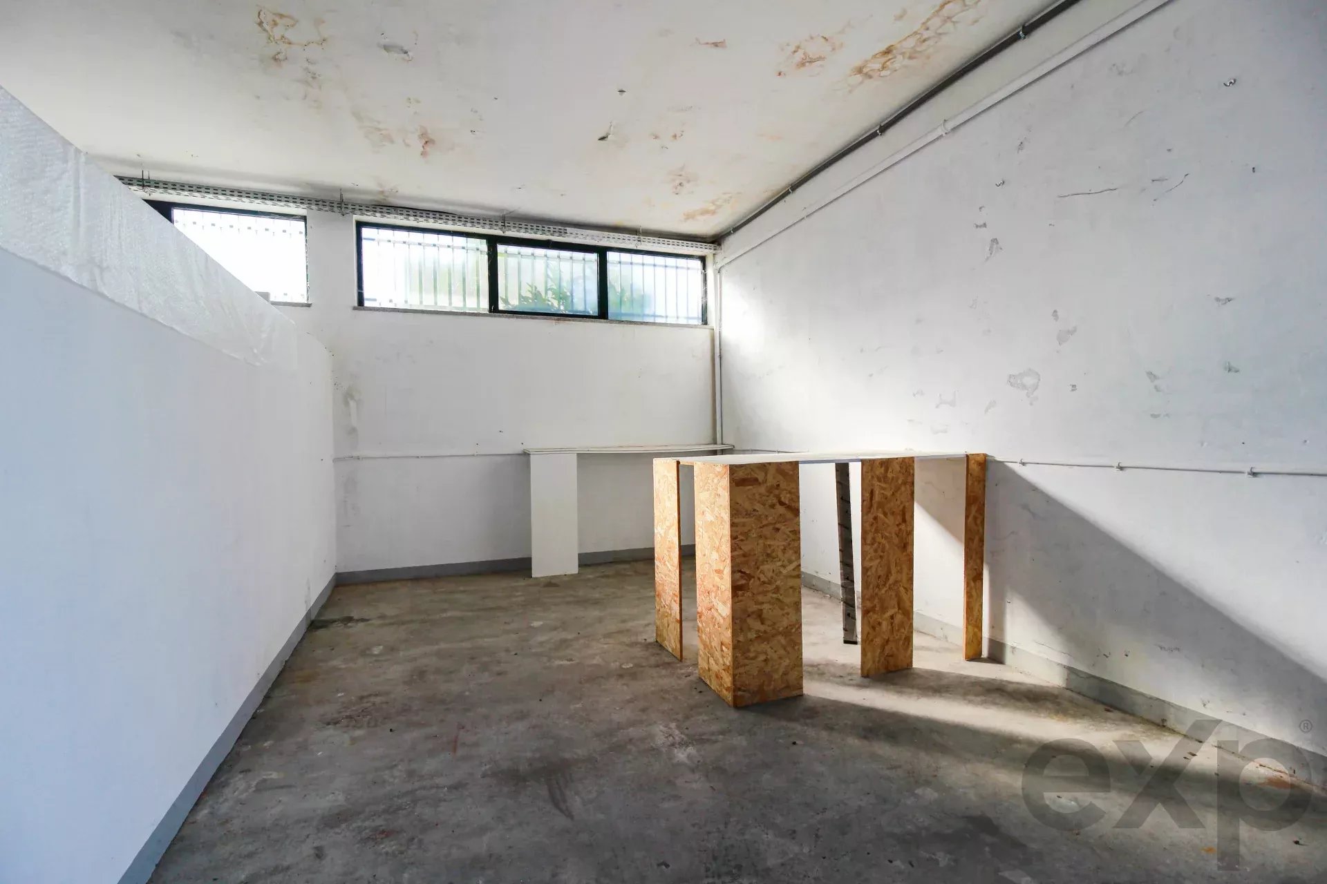 Garagem Complementar a com Potencial Único de Expansão Empresarial