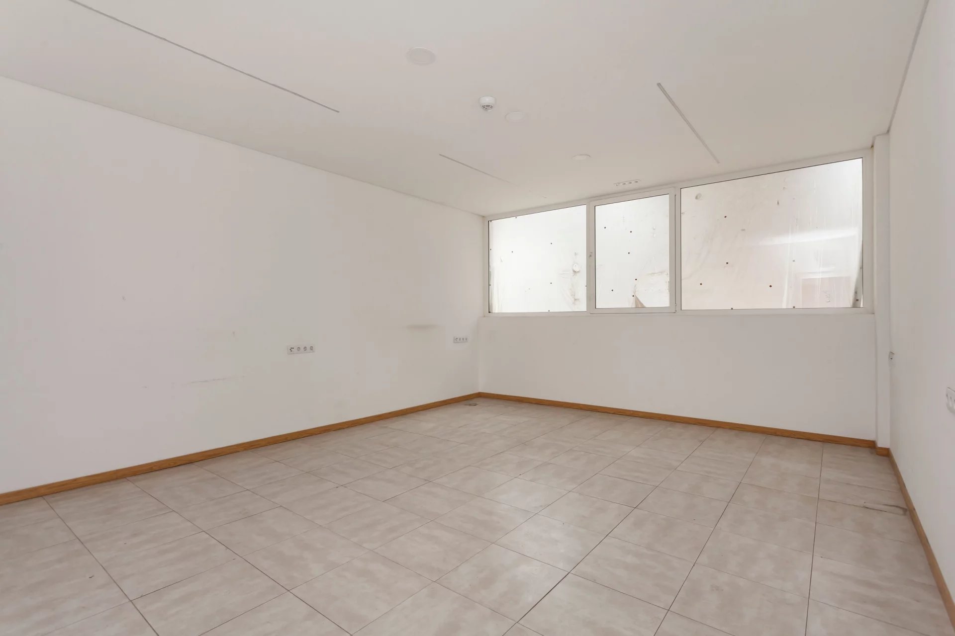 Armazéns for rent in Perafita, Lavra e Santa Cruz do Bispo, Rua das Rosas 188, 4455-263 Perafita, Lavra e Santa Cruz do Bispo, 612 m²