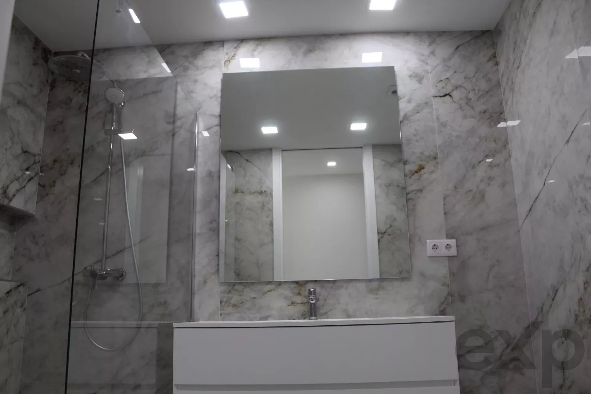 Contemporary Apartments in Lagos 86463326 image 12