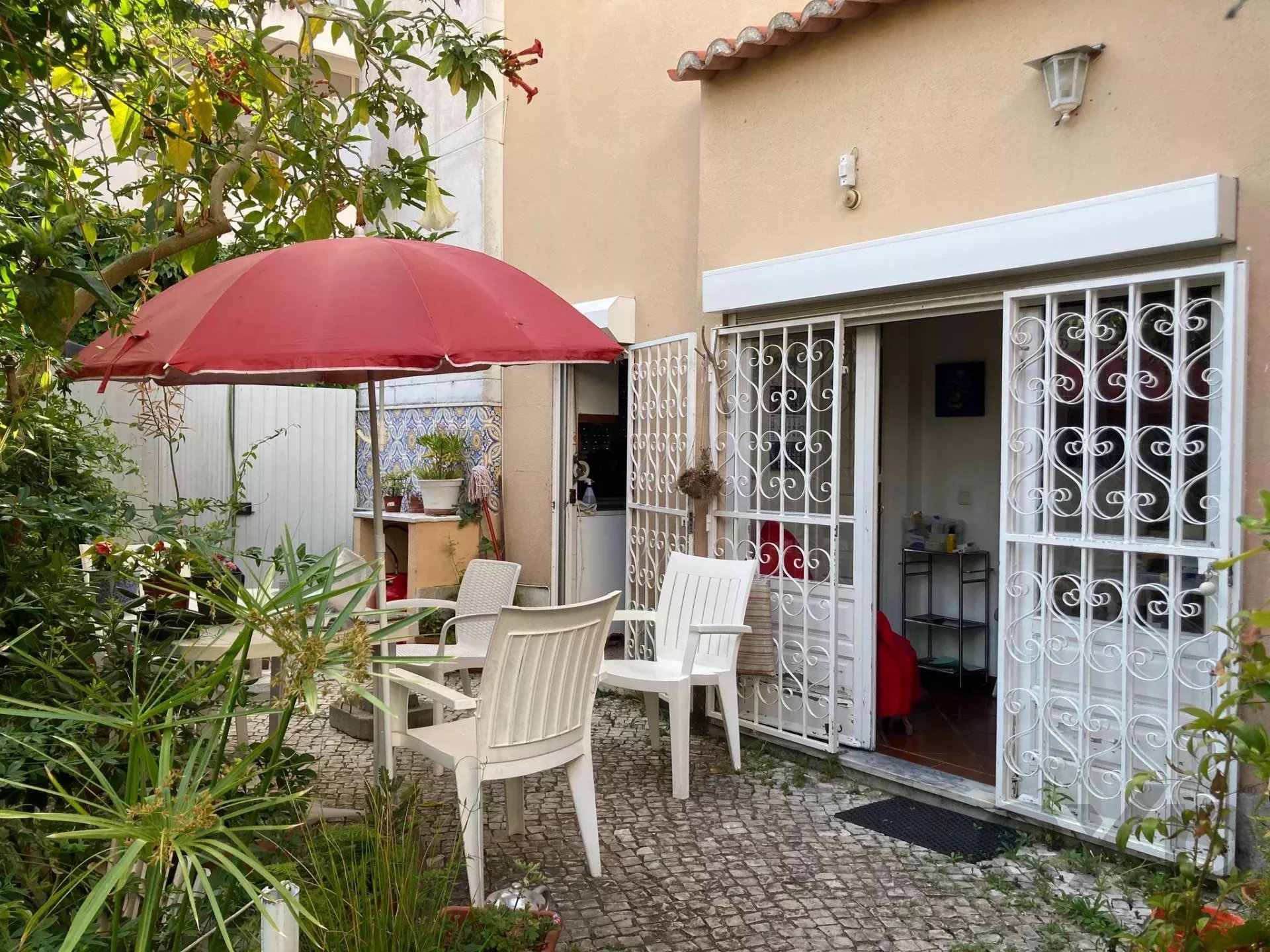 Ground‑floor property comprising two T2 apartments and a common garden 86468104 image 18