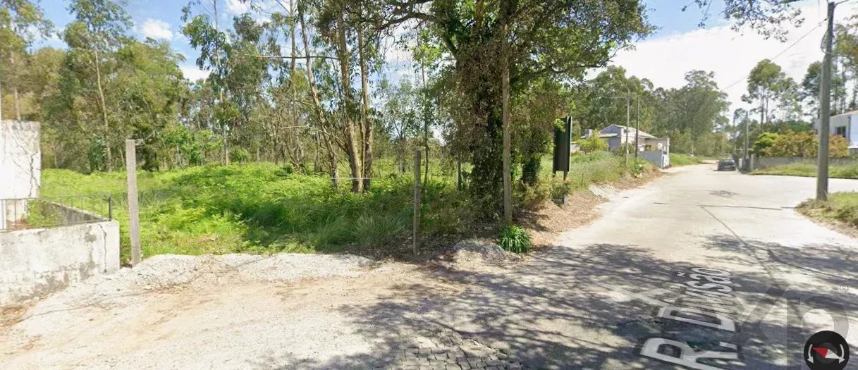 Terreno em São Félix da Marinha: 1290 m² com Cerca